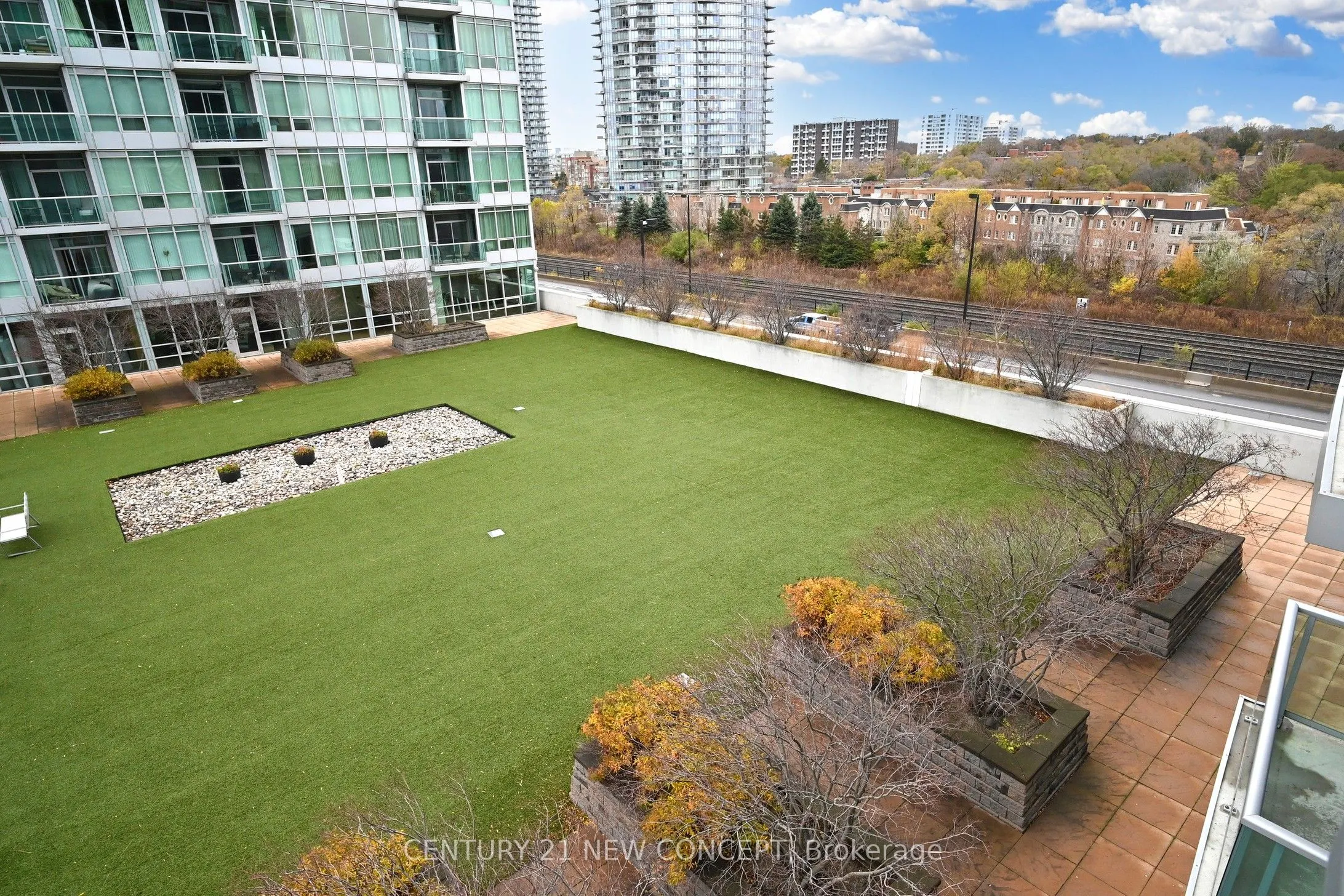 1900 Lake Shore Boulevard W, #704