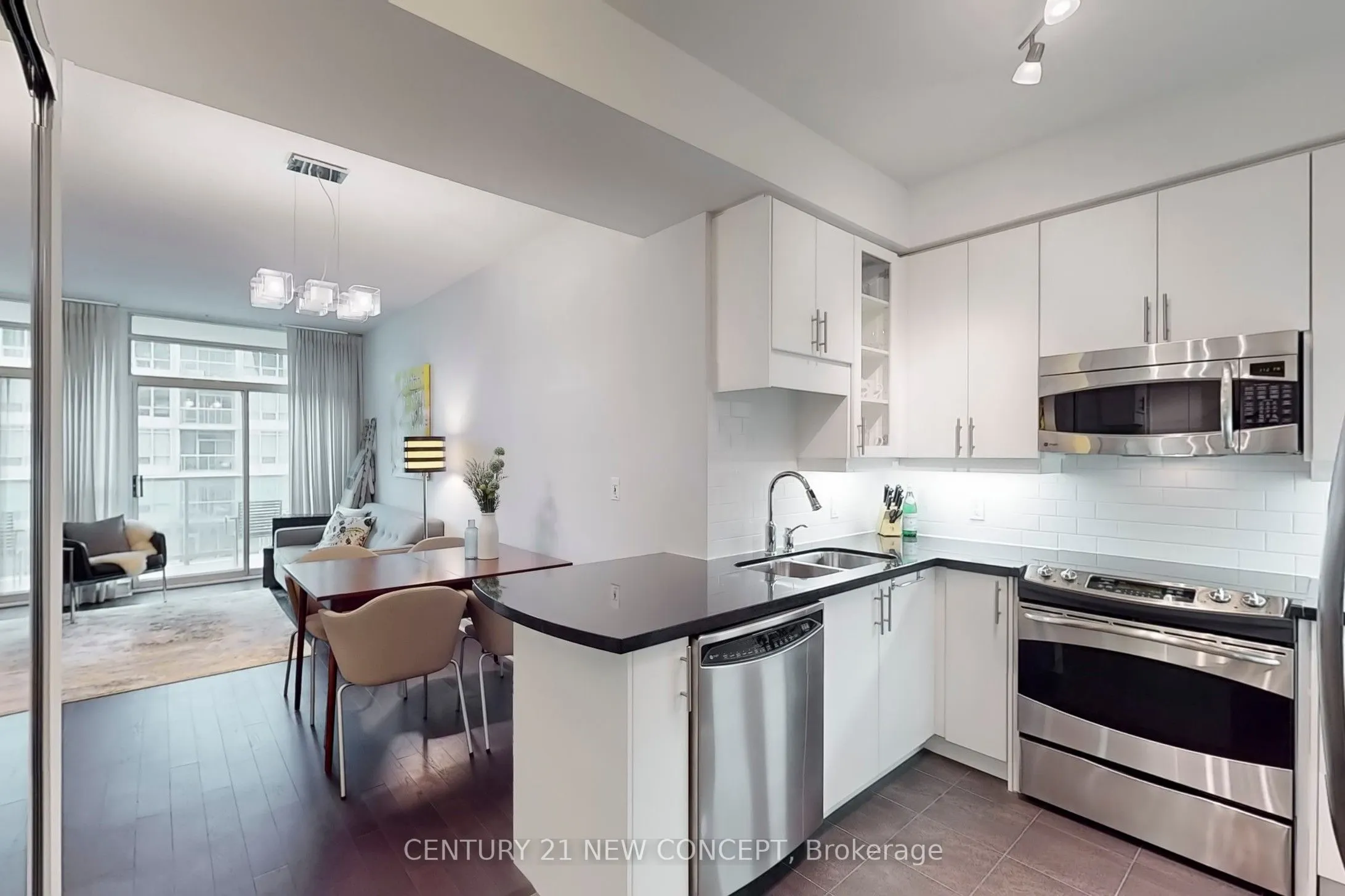 1900 Lake Shore Boulevard W, #704