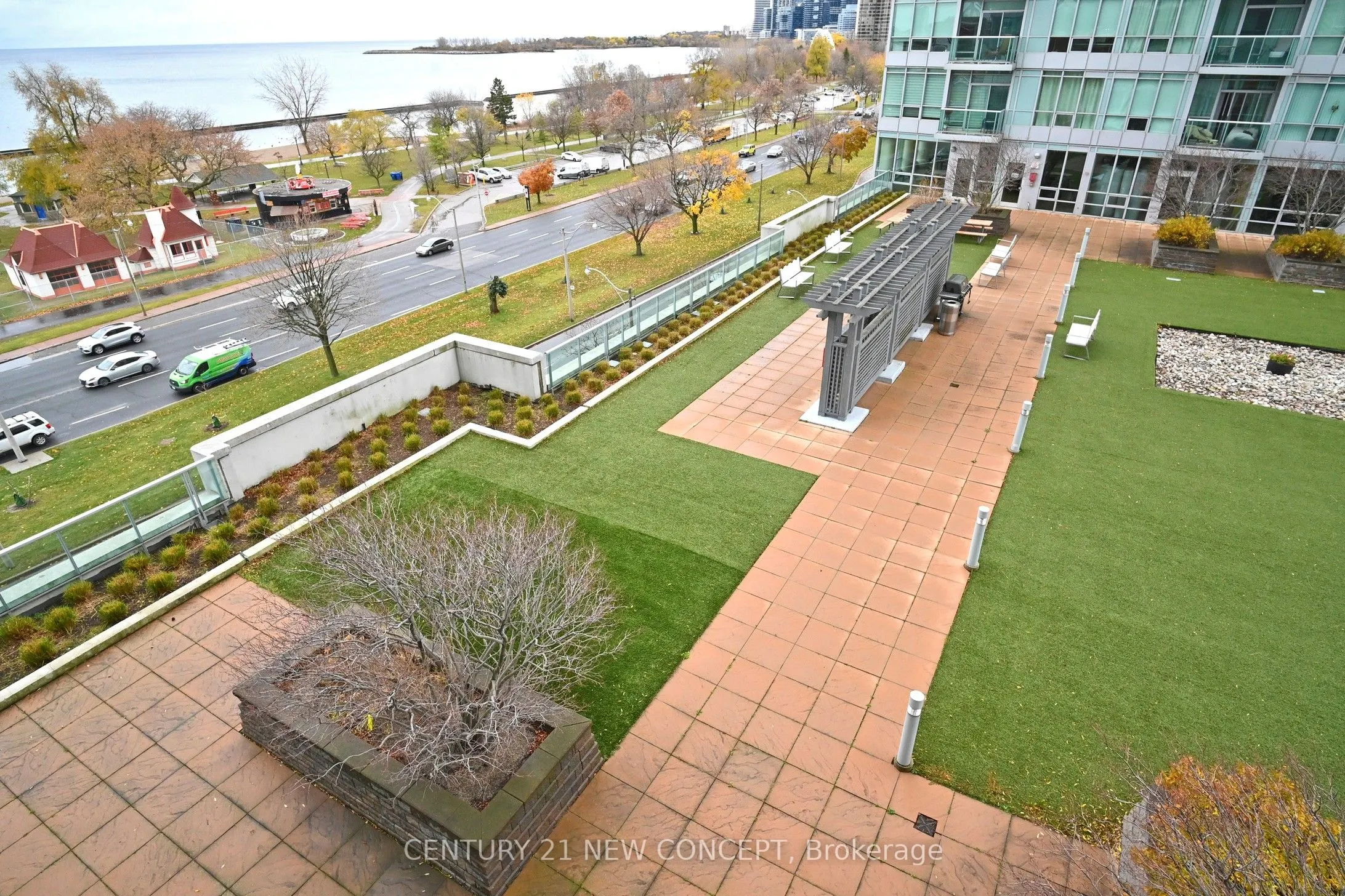 1900 Lake Shore Boulevard W, #704