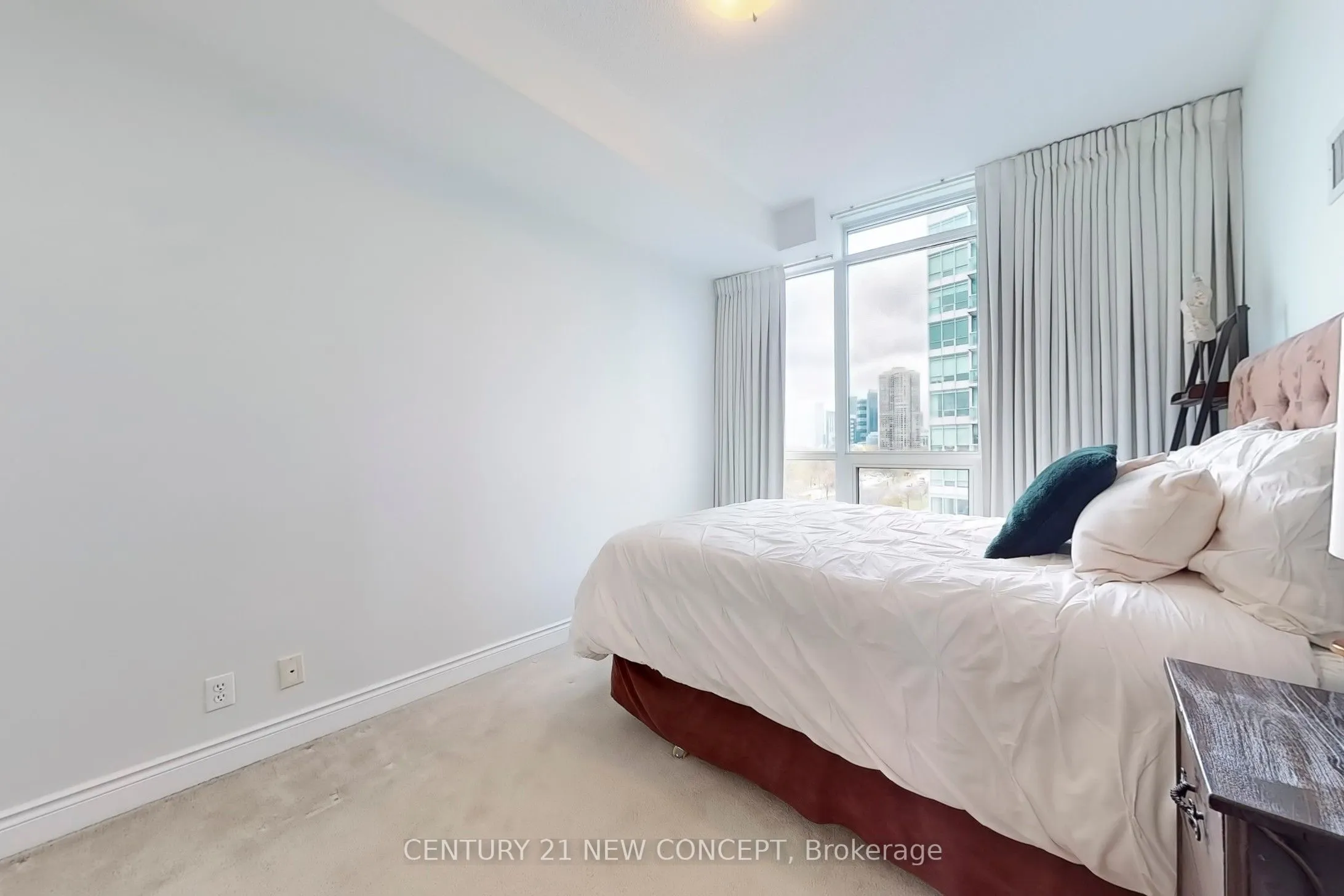 1900 Lake Shore Boulevard W, #704