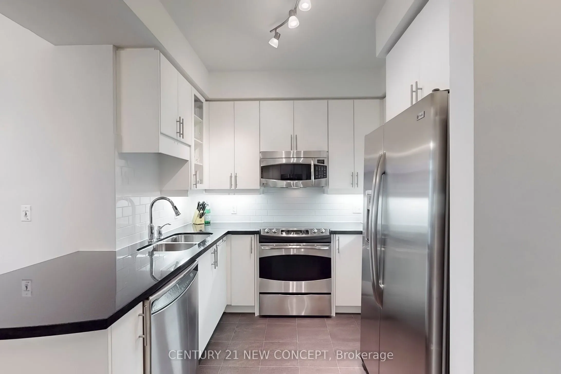 1900 Lake Shore Boulevard W, #704