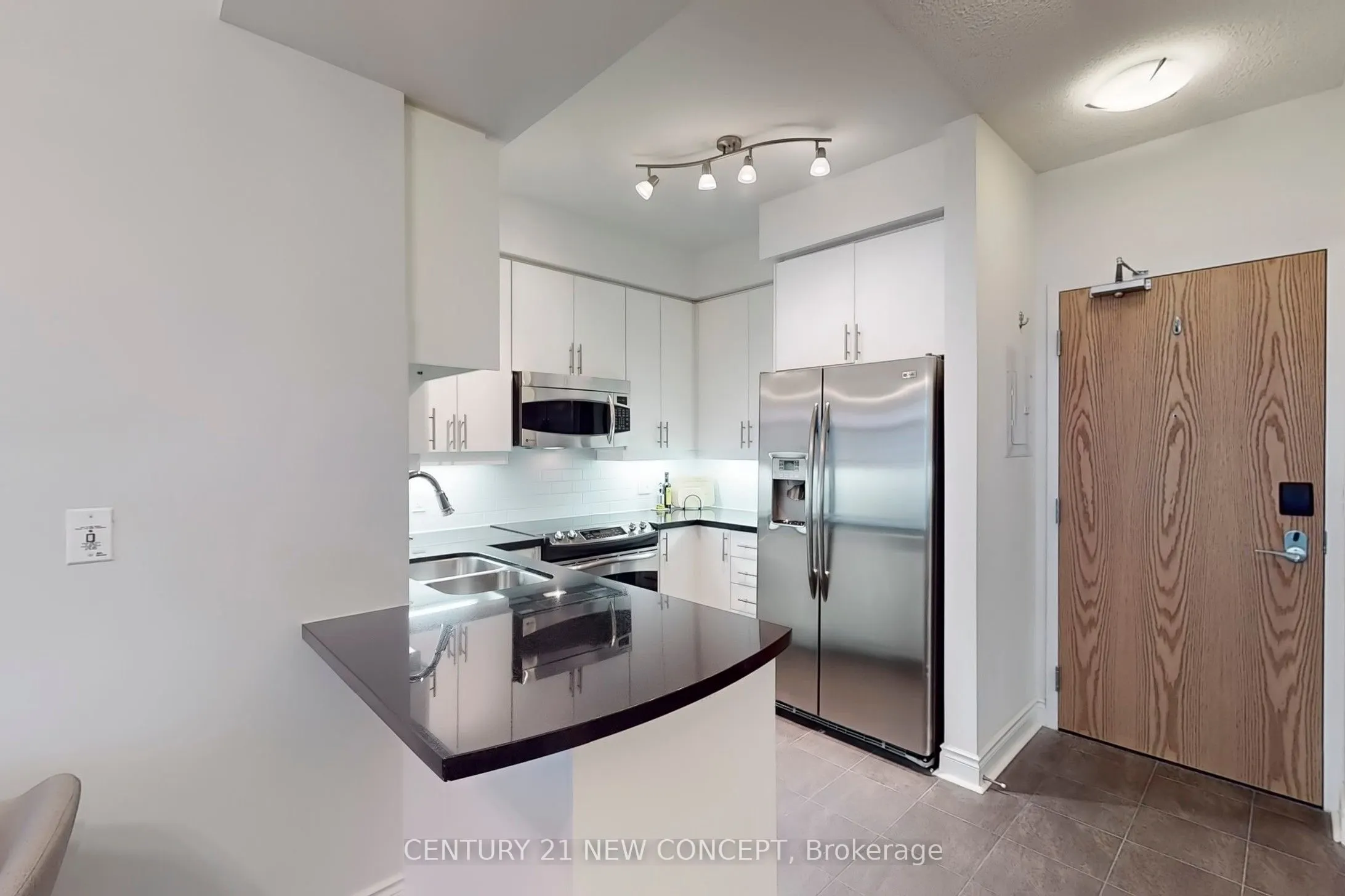 1900 Lake Shore Boulevard W, #704