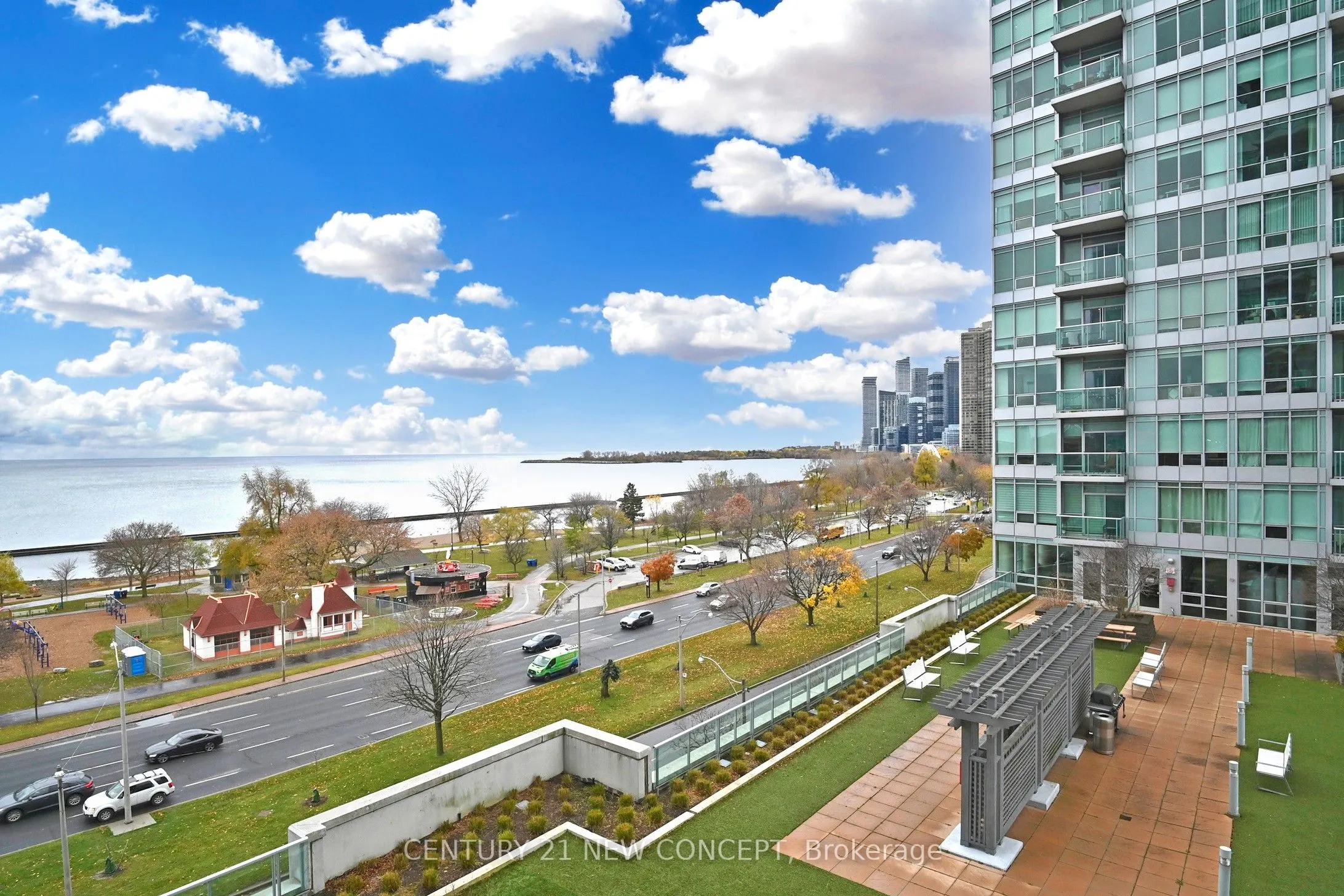 1900 Lake Shore Boulevard W, #704