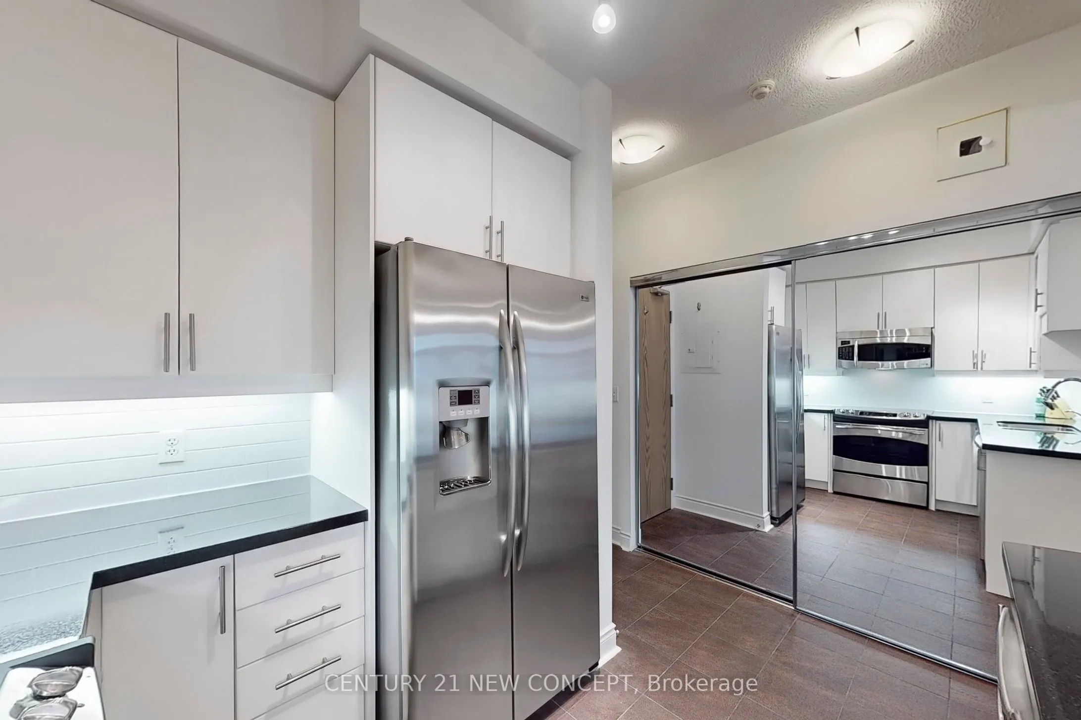 1900 Lake Shore Boulevard W, #704