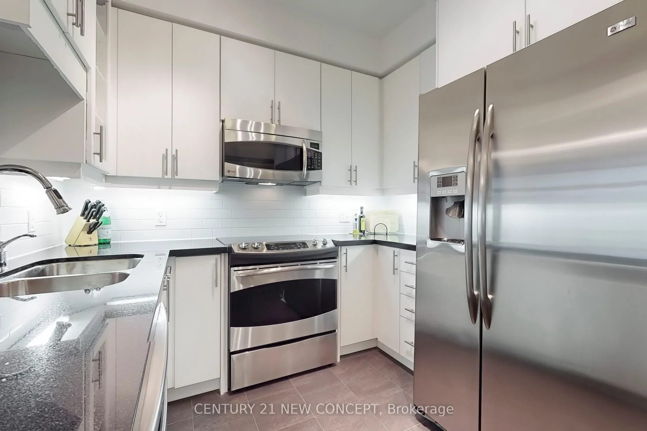 1900 Lake Shore Boulevard W, #704