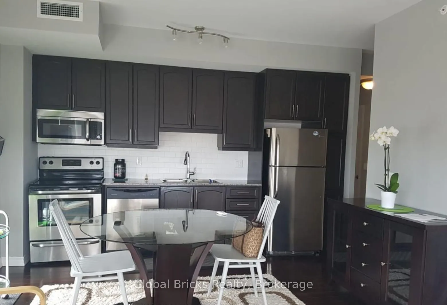 15 James Finlay Way, #738