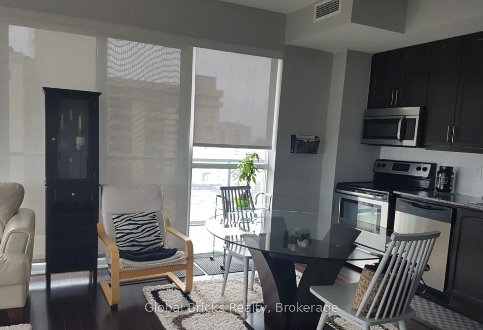 15 James Finlay Way, #738