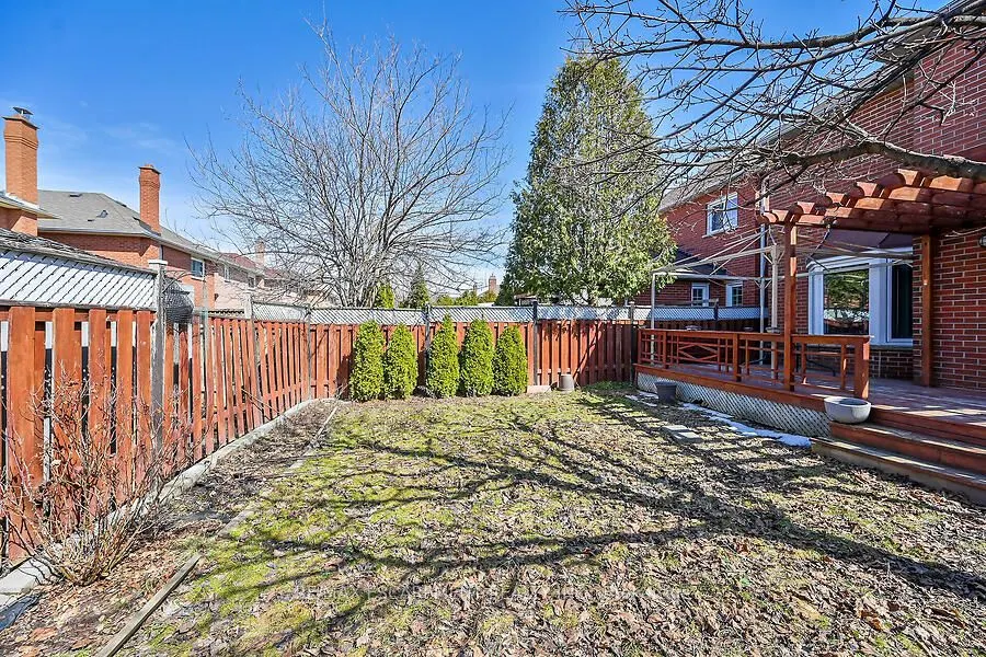 39 Blue Spruce Street