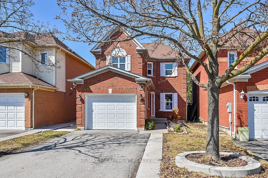 39 Blue Spruce Street