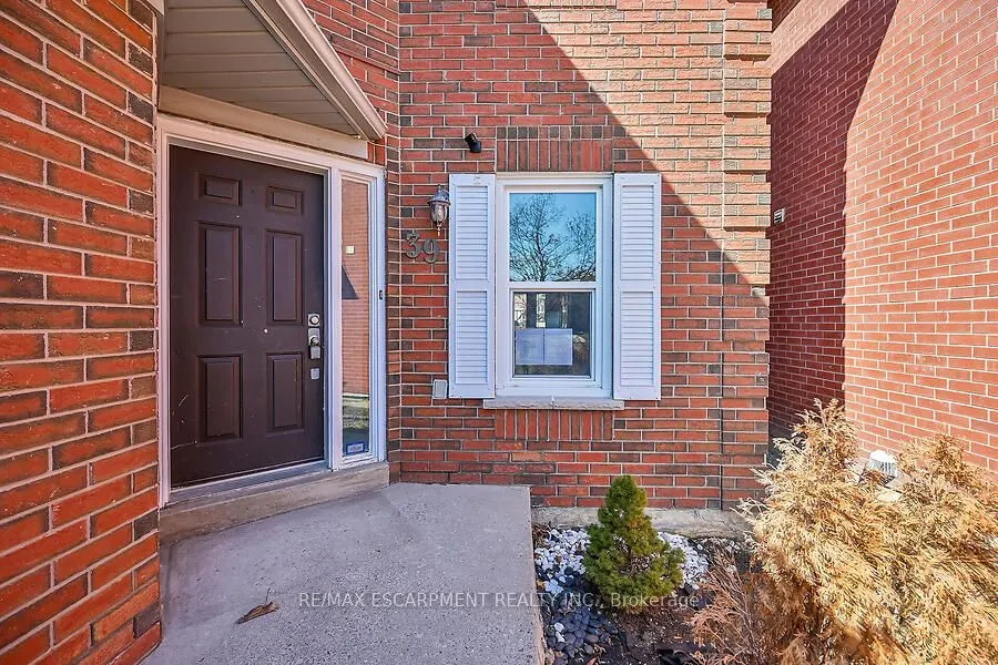 39 Blue Spruce Street