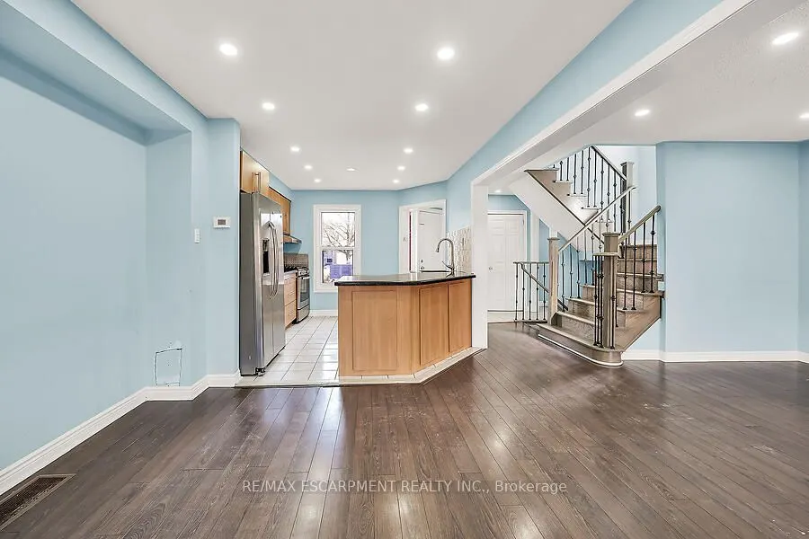 39 Blue Spruce Street