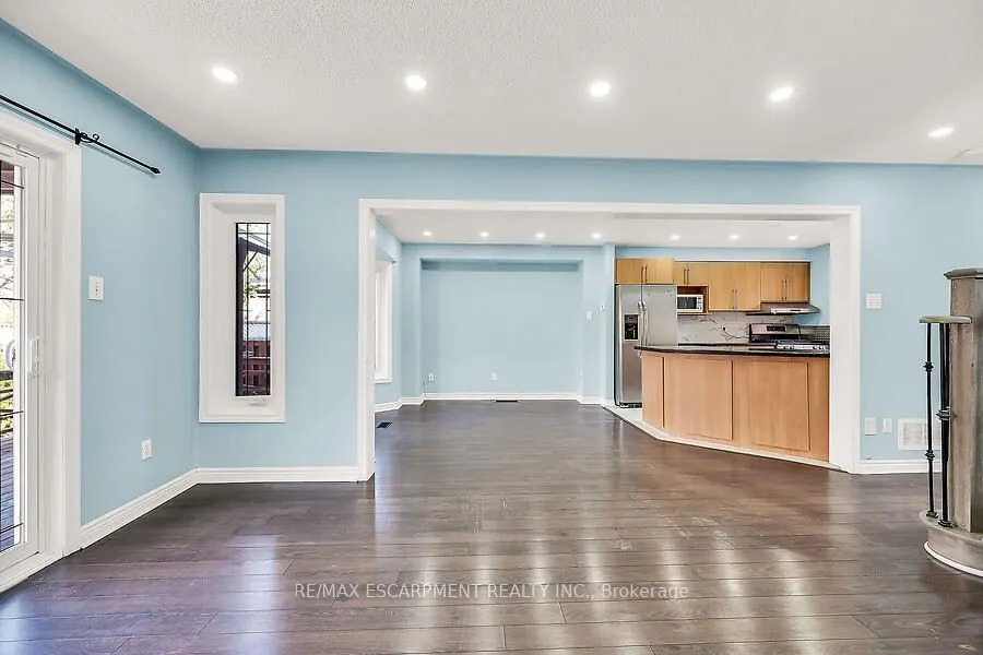 39 Blue Spruce Street