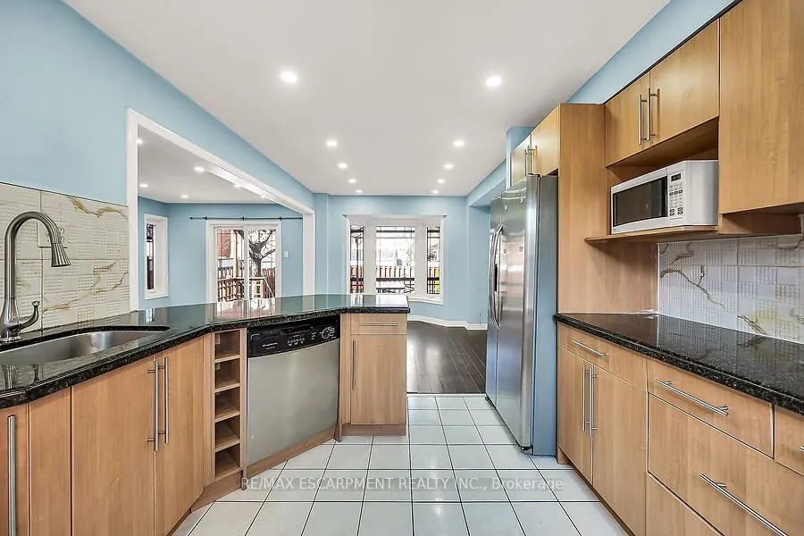 39 Blue Spruce Street