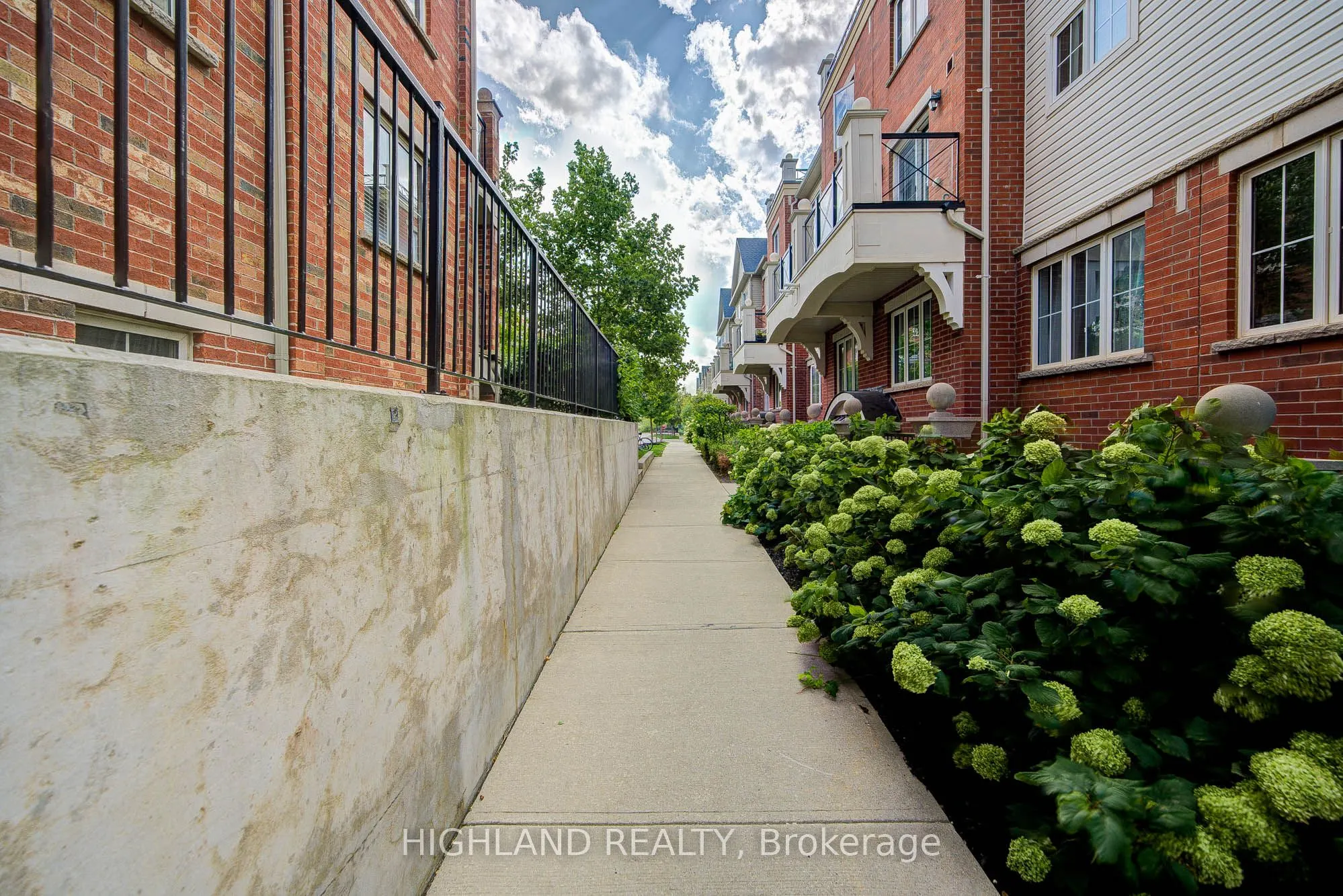 2460 Post Road, #7