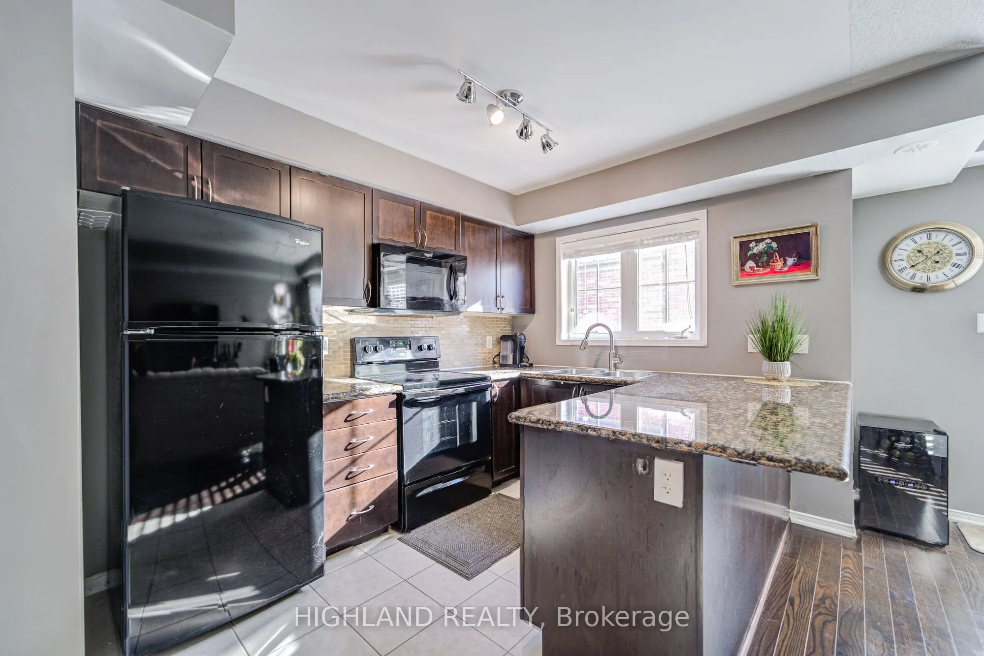 2460 Post Road, #7