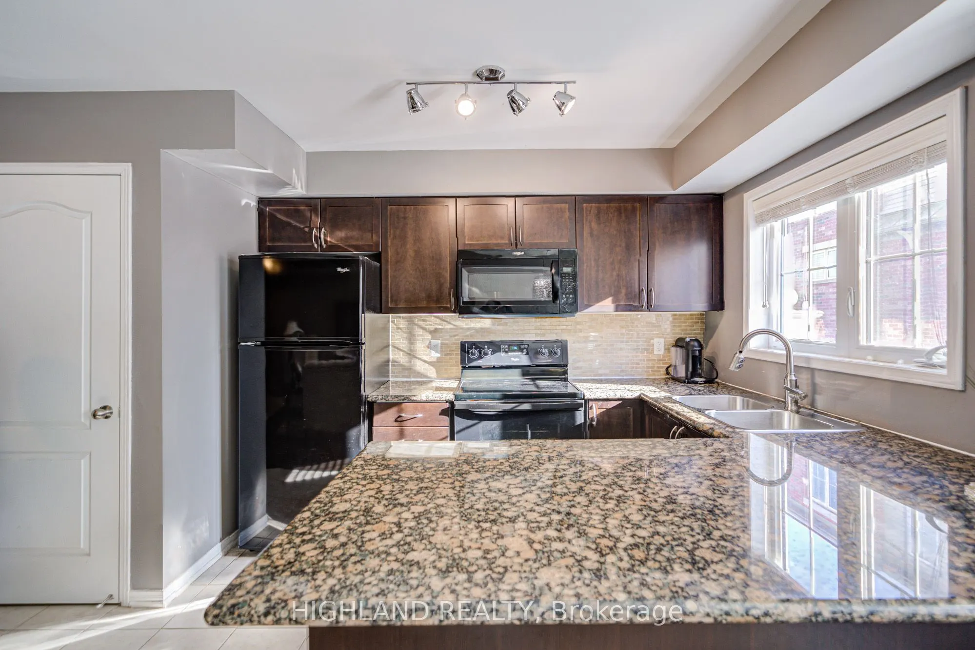 2460 Post Road, #7