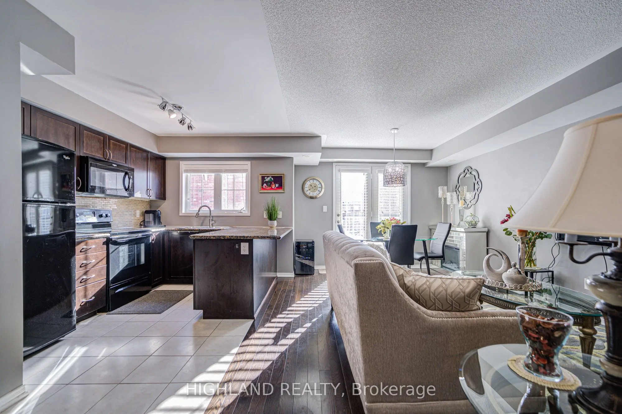 2460 Post Road, #7