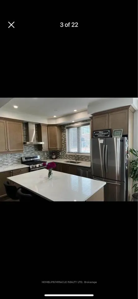 878 Sumac Crescent