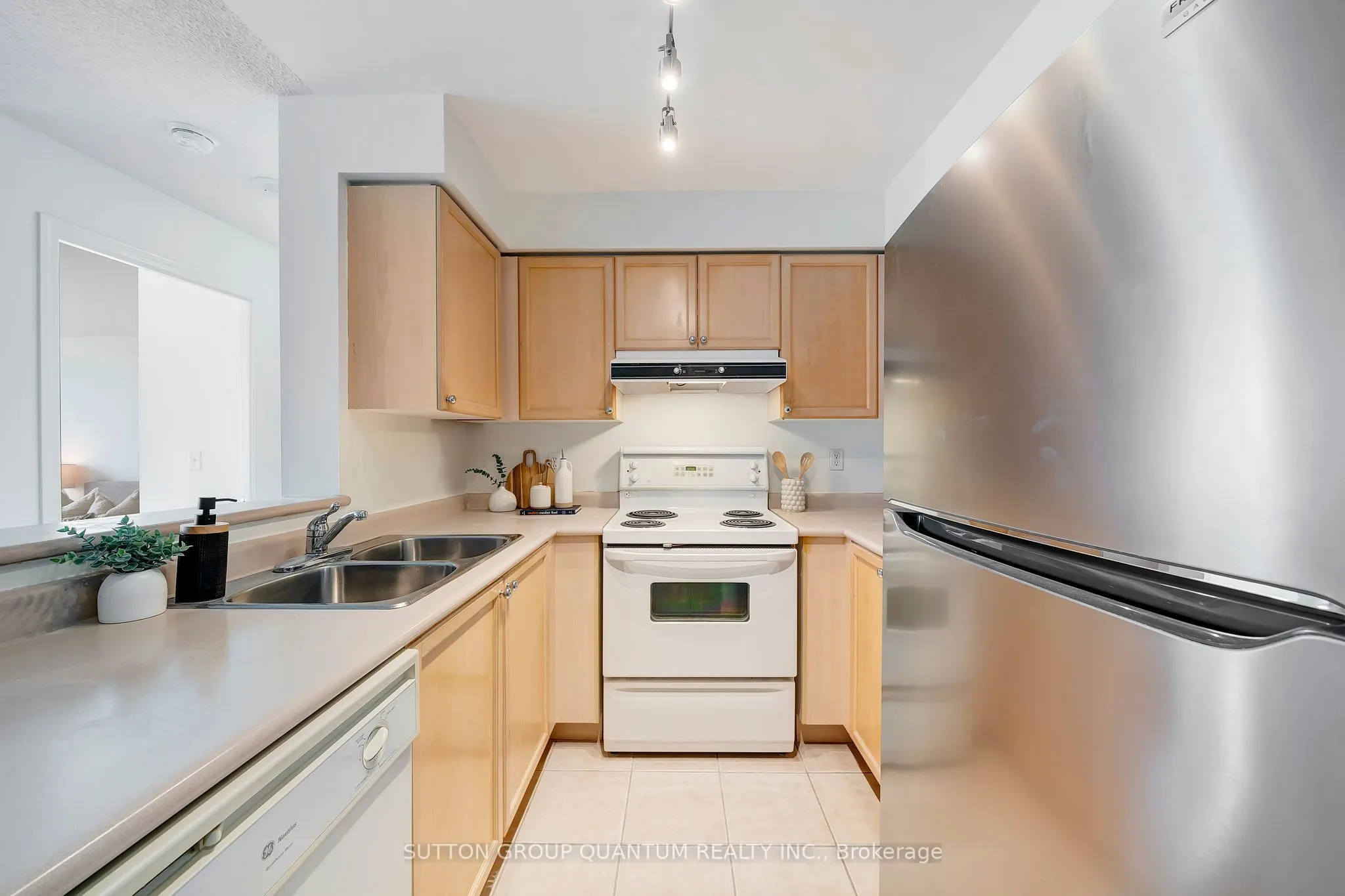 2585 Erin Centre Blvd. Boulevard, #703