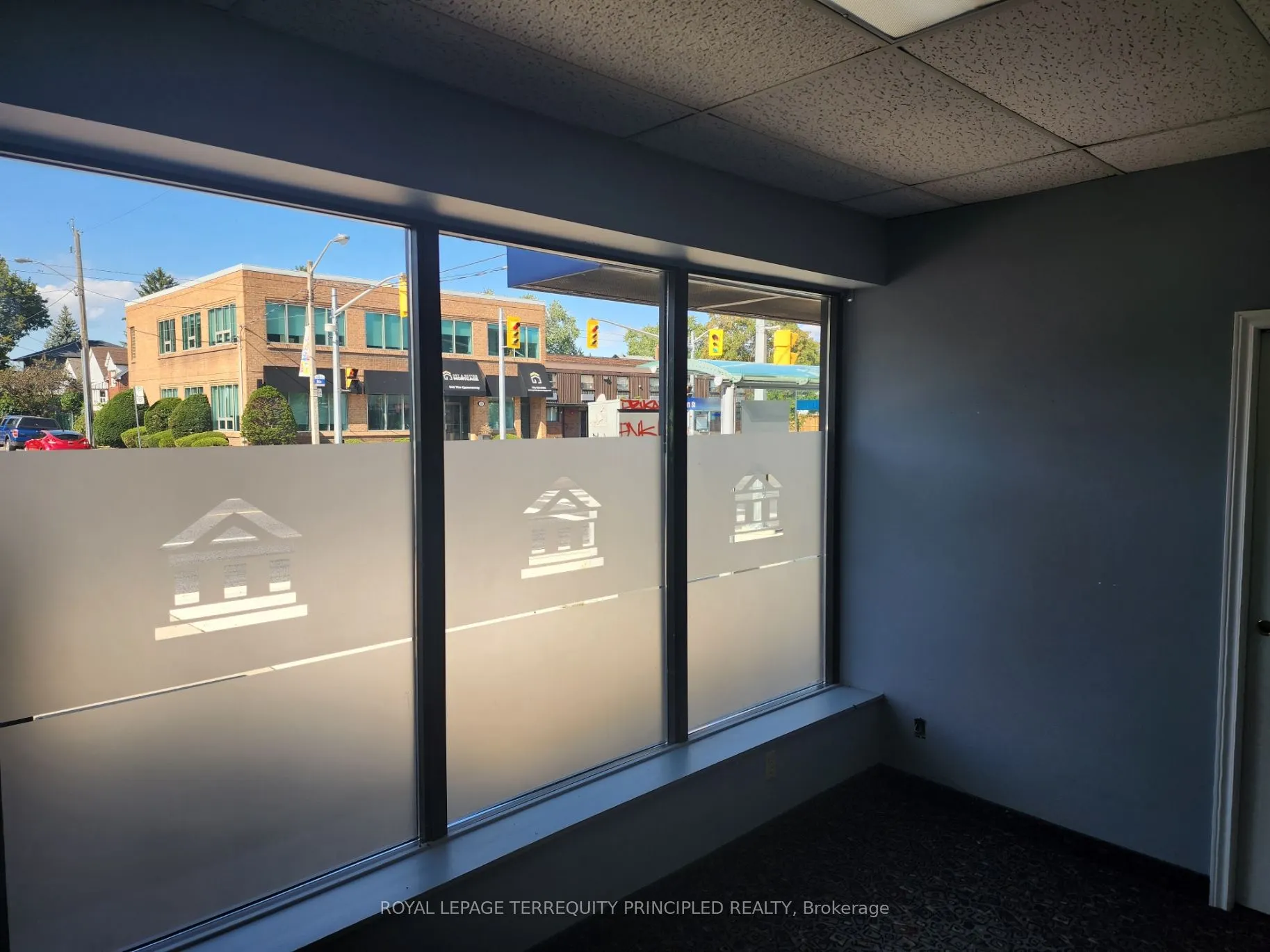 635 The Queensway Boulevard