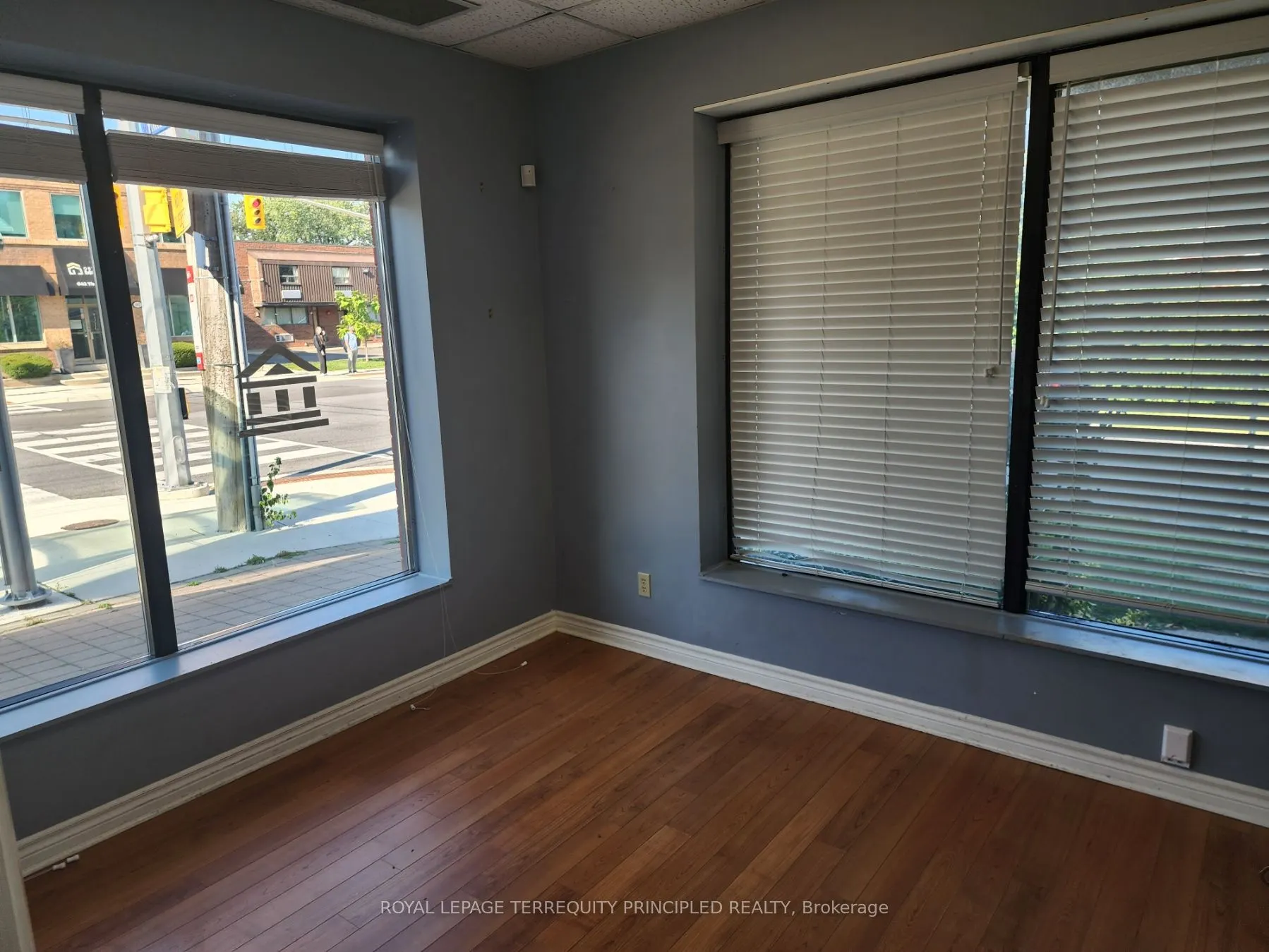 635 The Queensway Boulevard