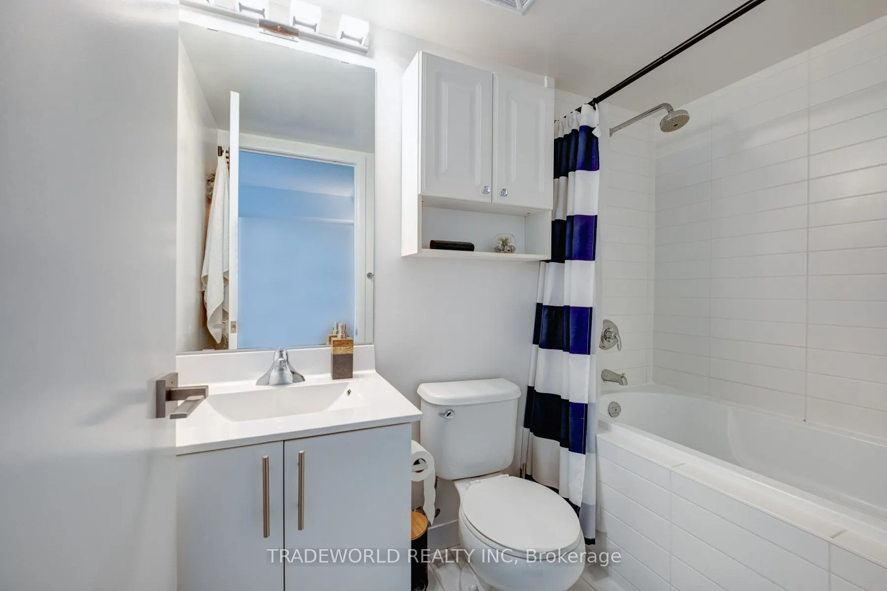 155 Legion Road N, #1711