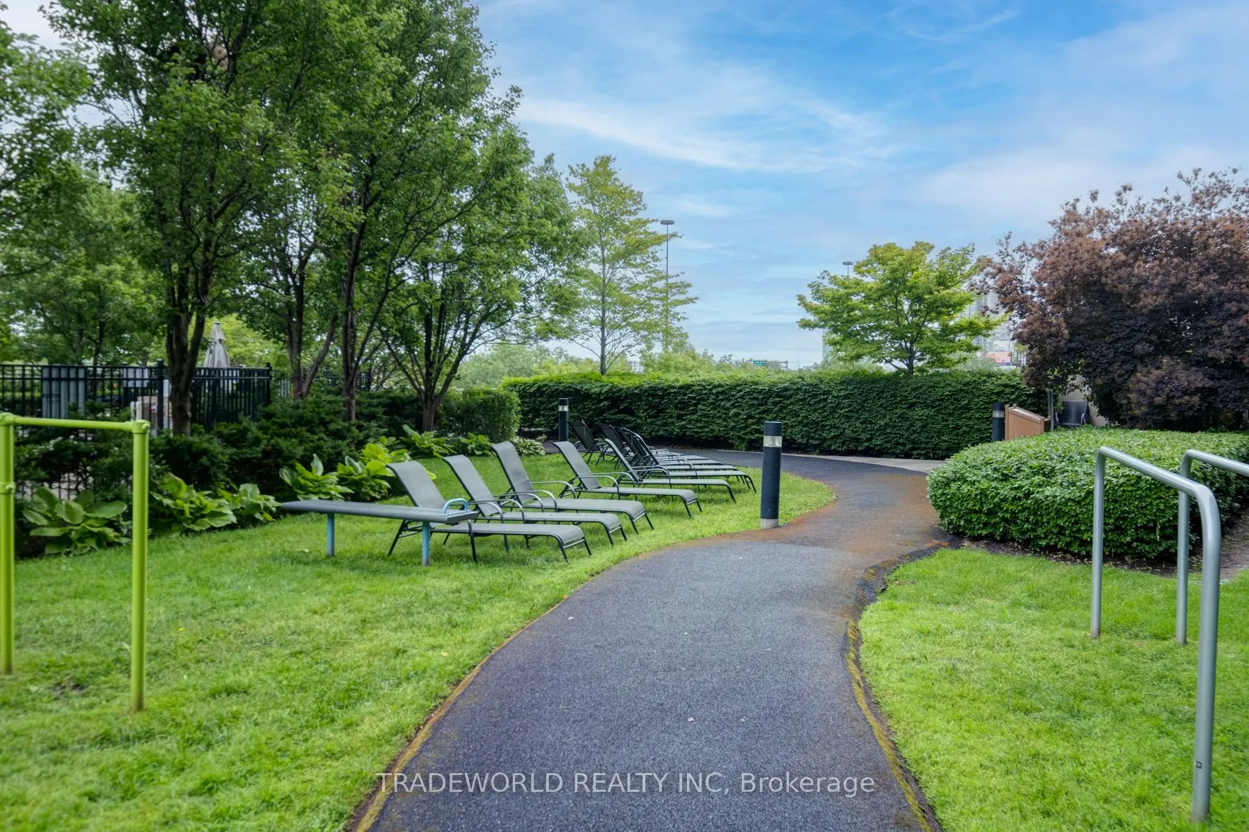 155 Legion Road N, #1711
