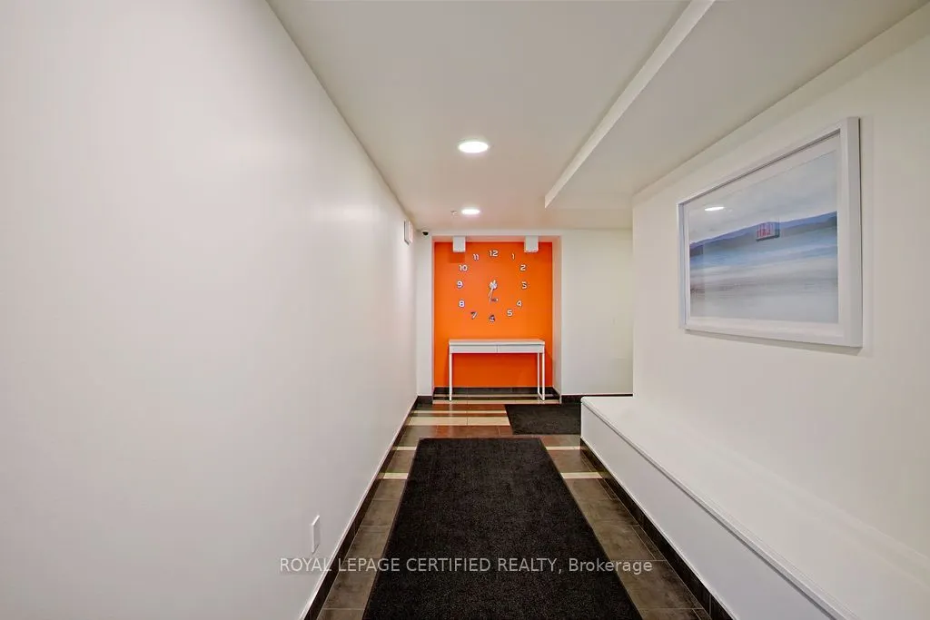 15 James Finlay Way, #1021