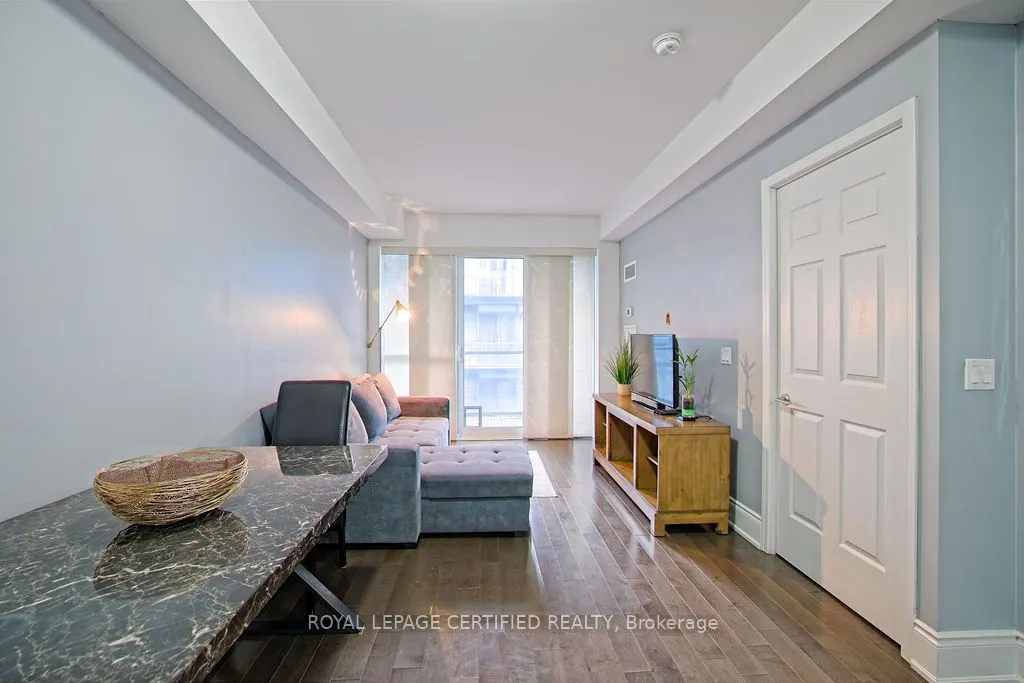 15 James Finlay Way, #1021