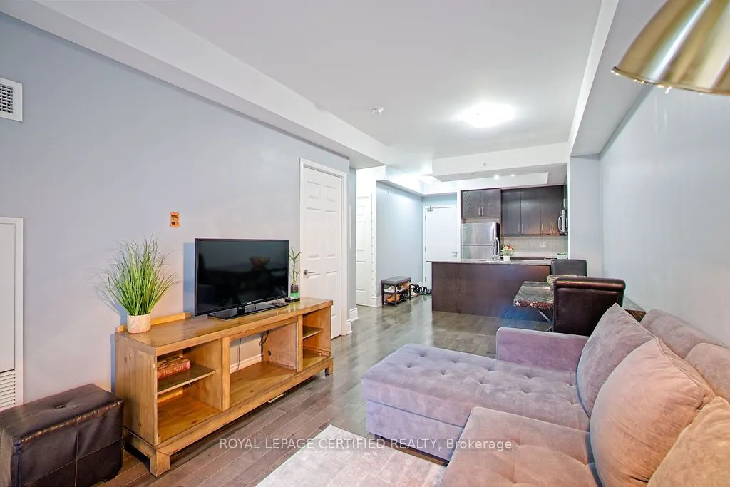 15 James Finlay Way, #1021