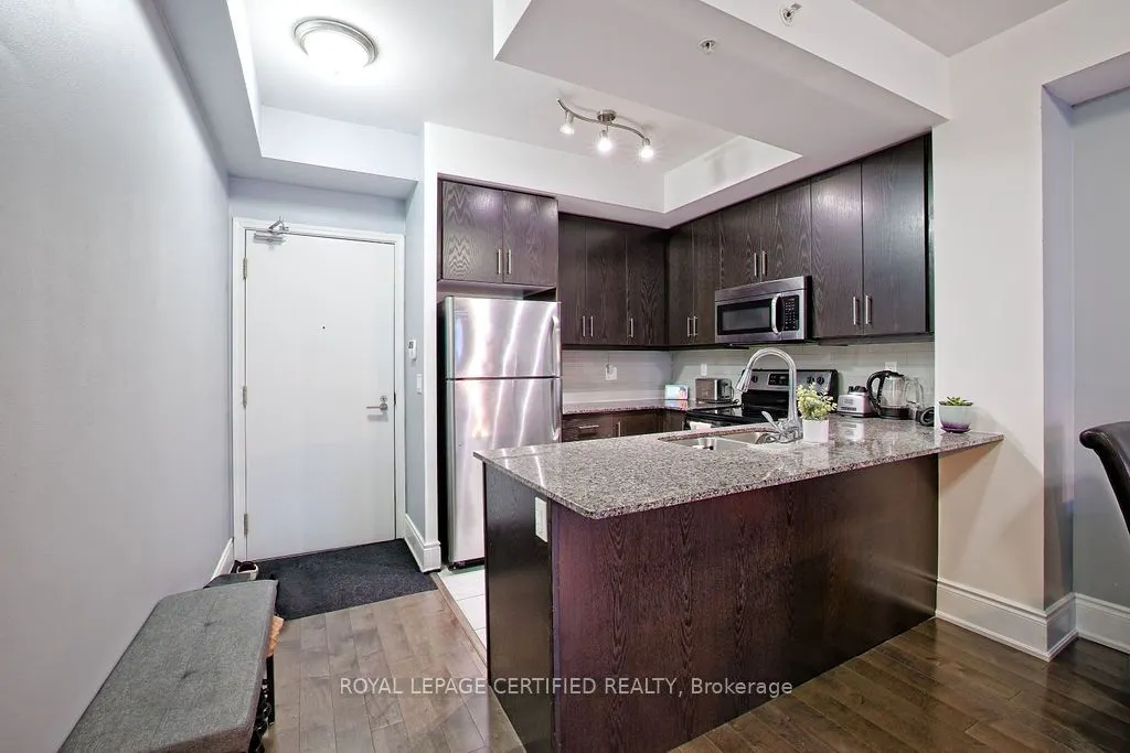 15 James Finlay Way, #1021