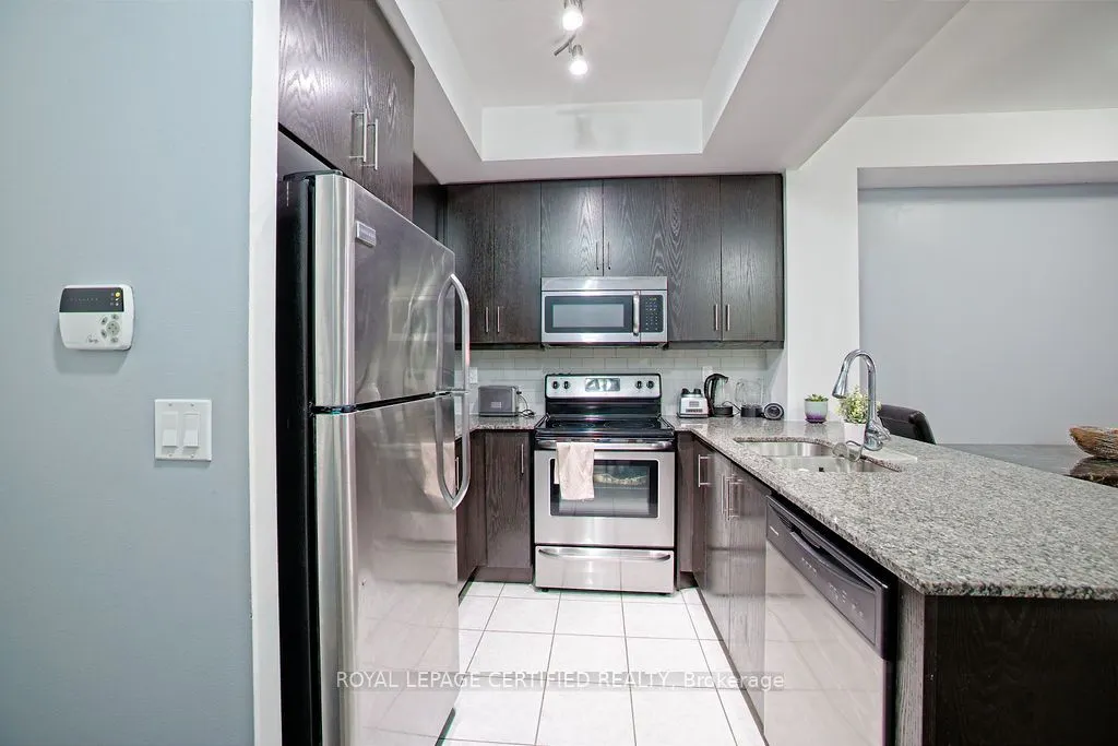 15 James Finlay Way, #1021