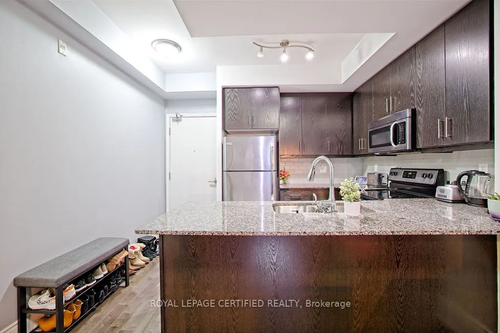 15 James Finlay Way, #1021
