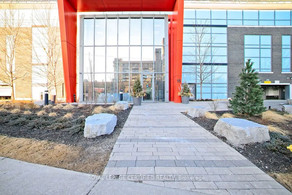 15 James Finlay Way, #1021
