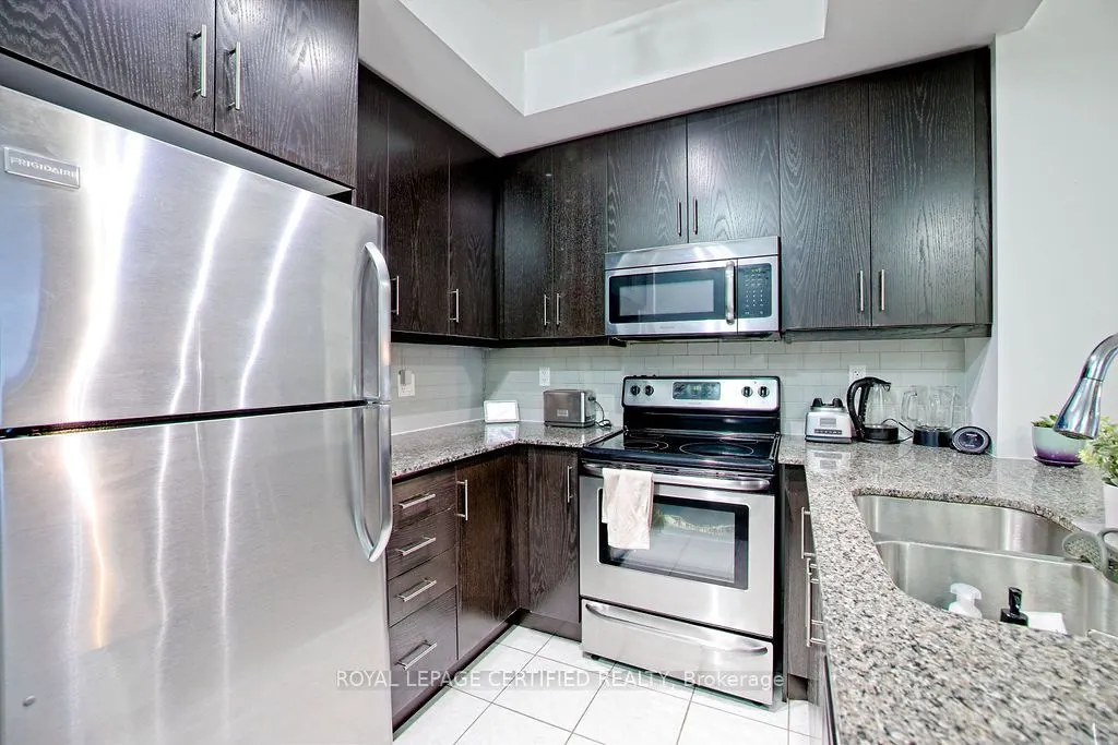 15 James Finlay Way, #1021
