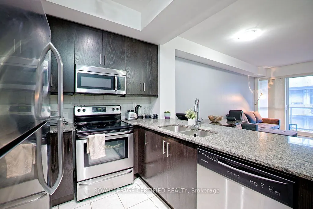 15 James Finlay Way, #1021