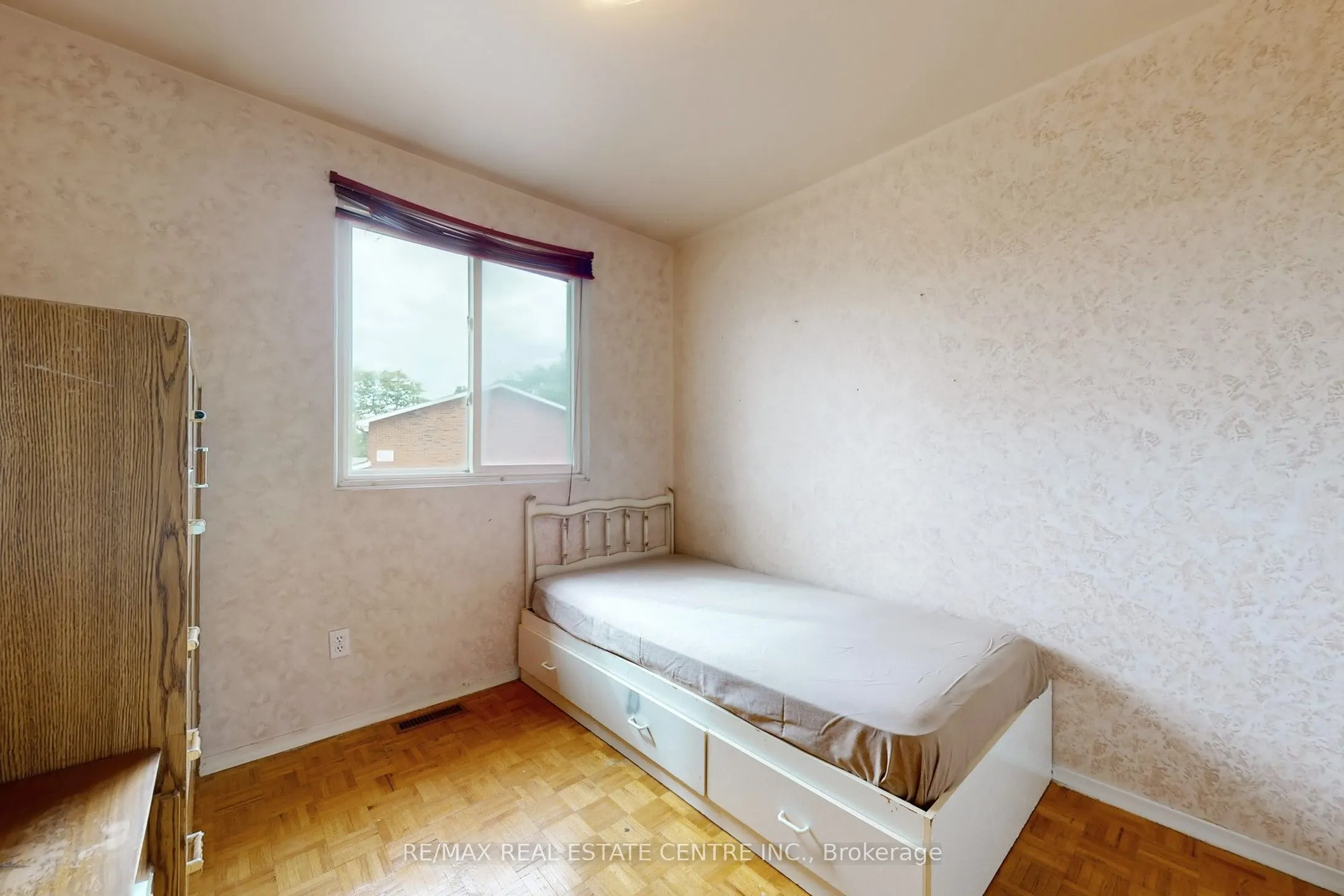 7406 Darcel Avenue, #34