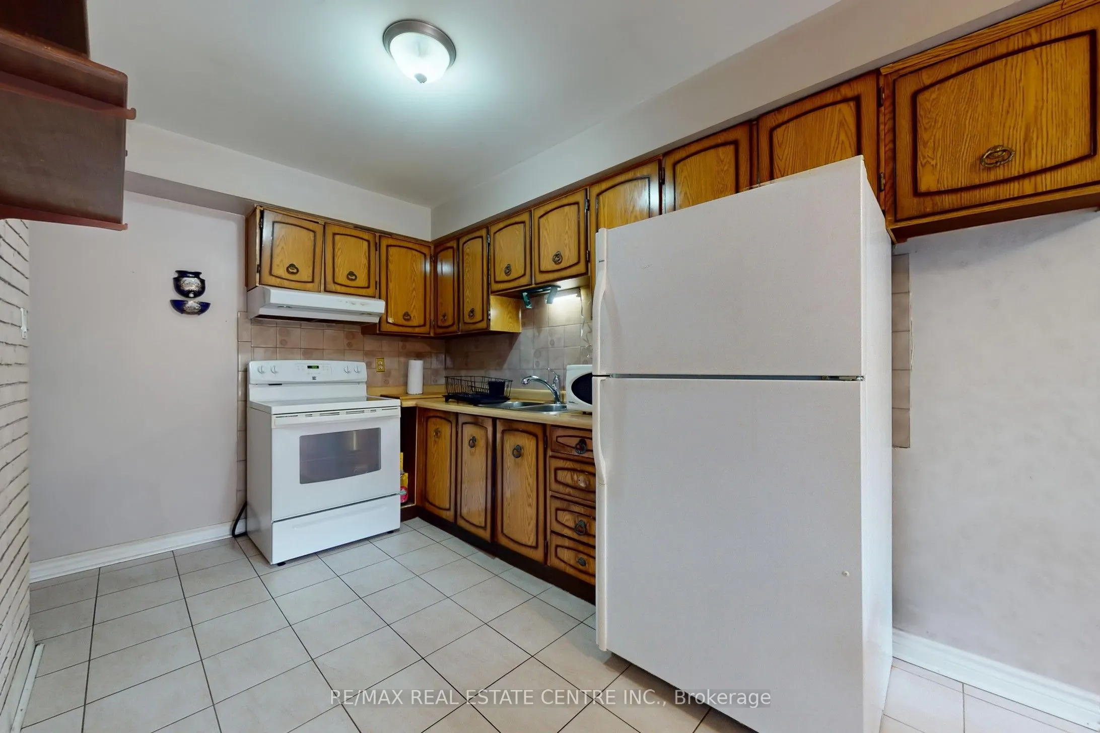 7406 Darcel Avenue, #34