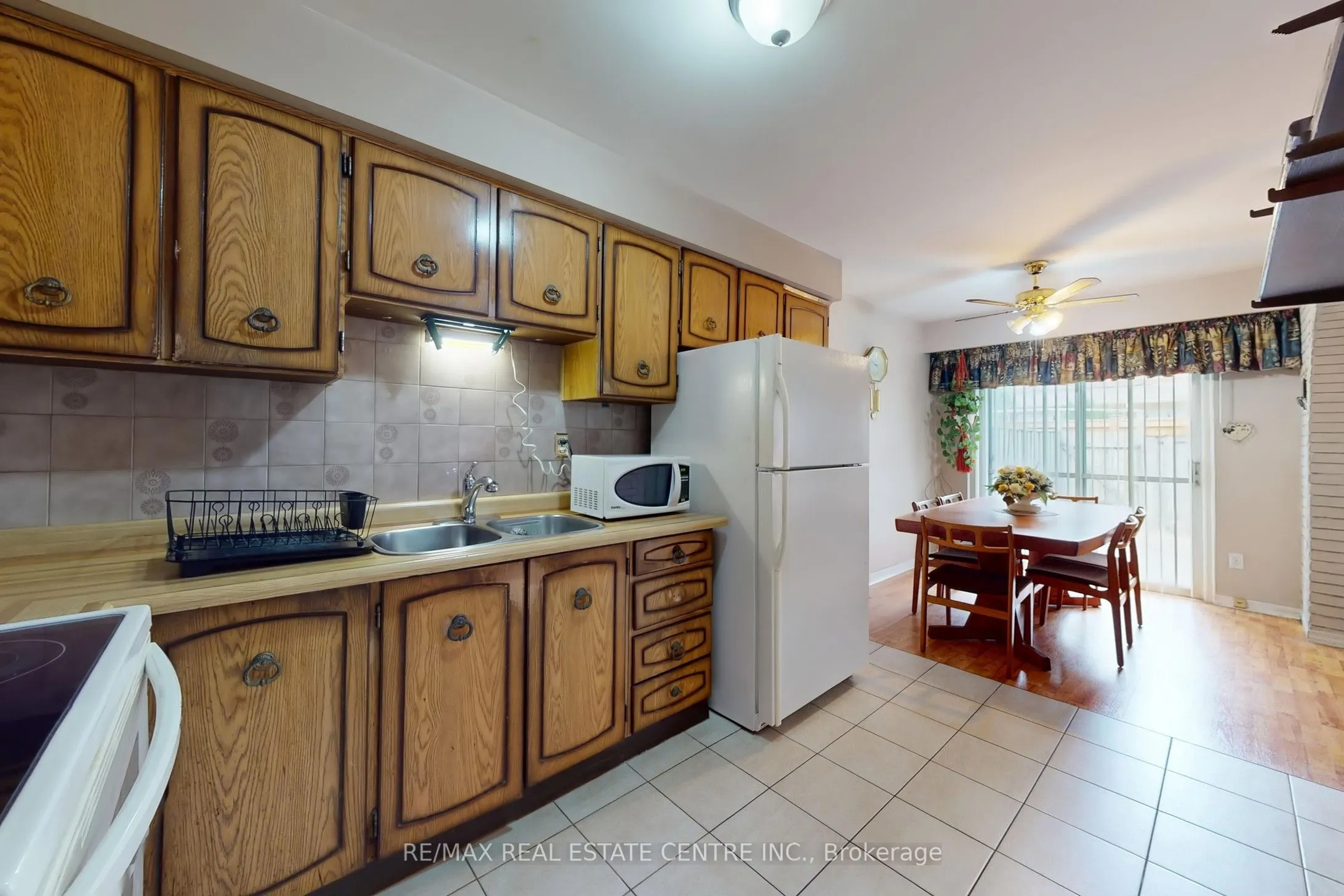 7406 Darcel Avenue, #34