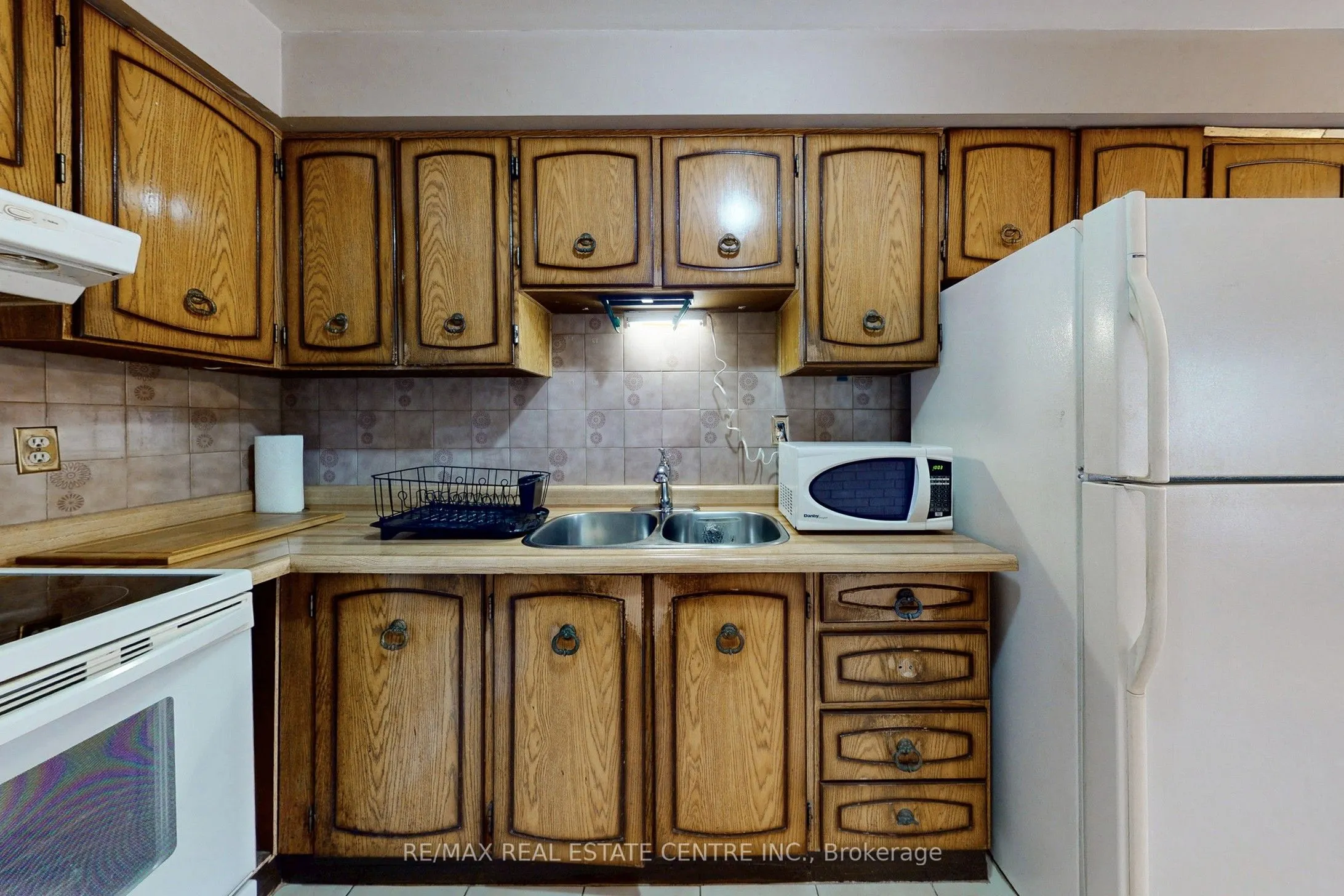 7406 Darcel Avenue, #34