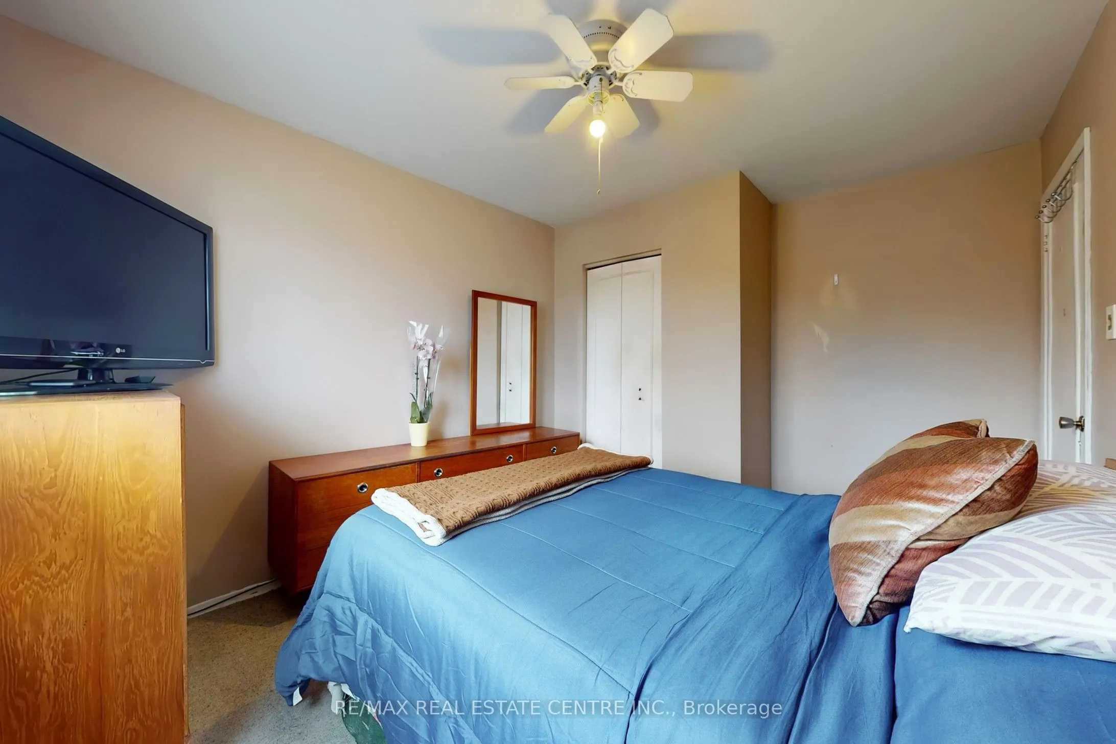 7406 Darcel Avenue, #34