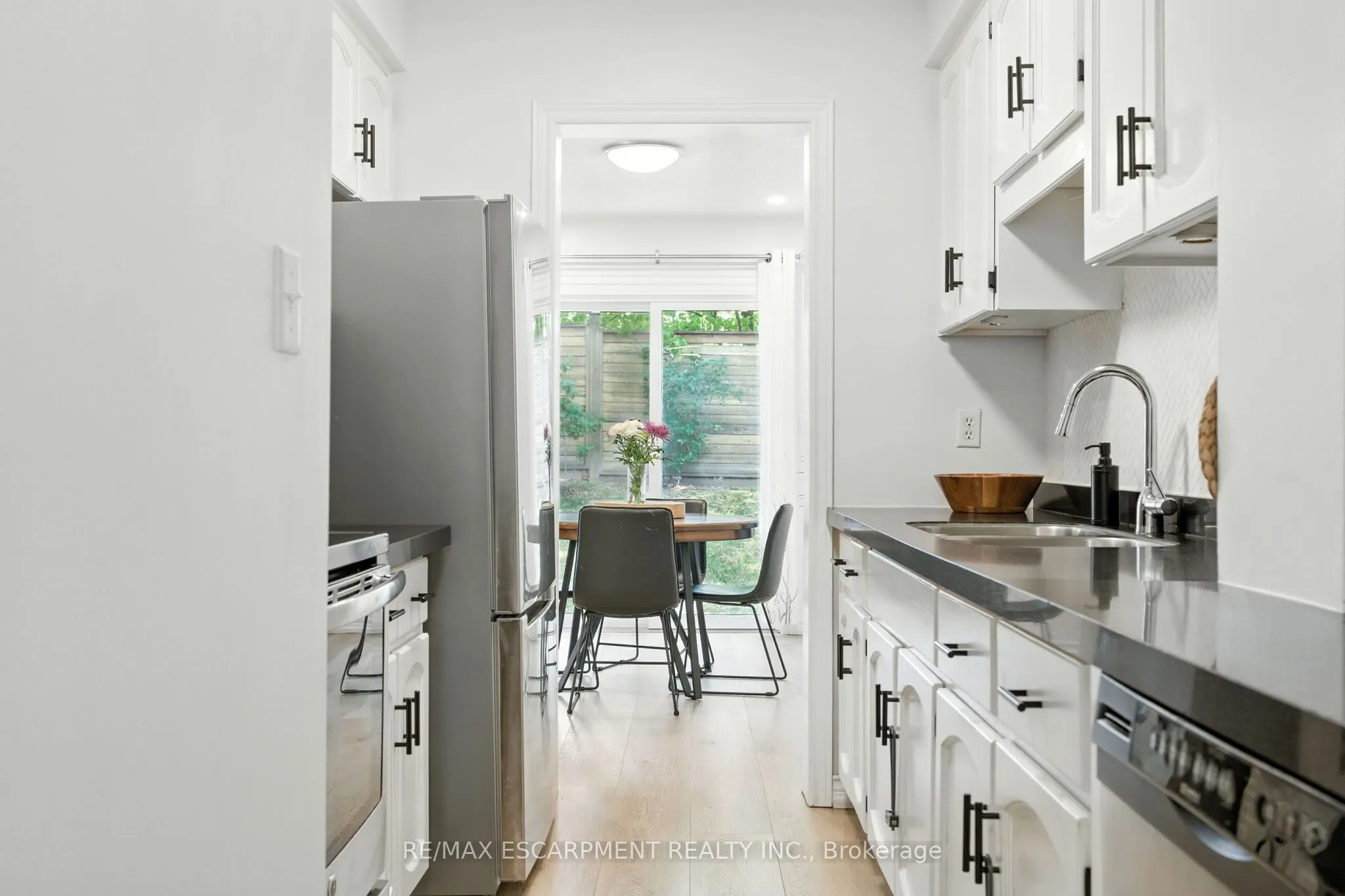 2252 Walkers Line, #4