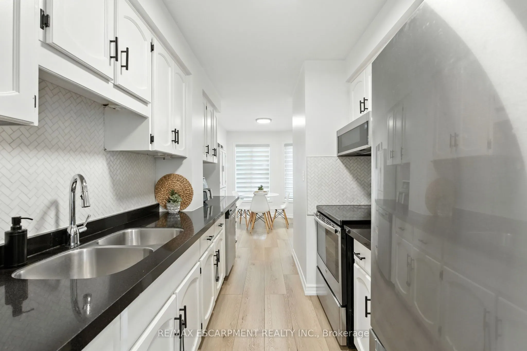 2252 Walkers Line, #4
