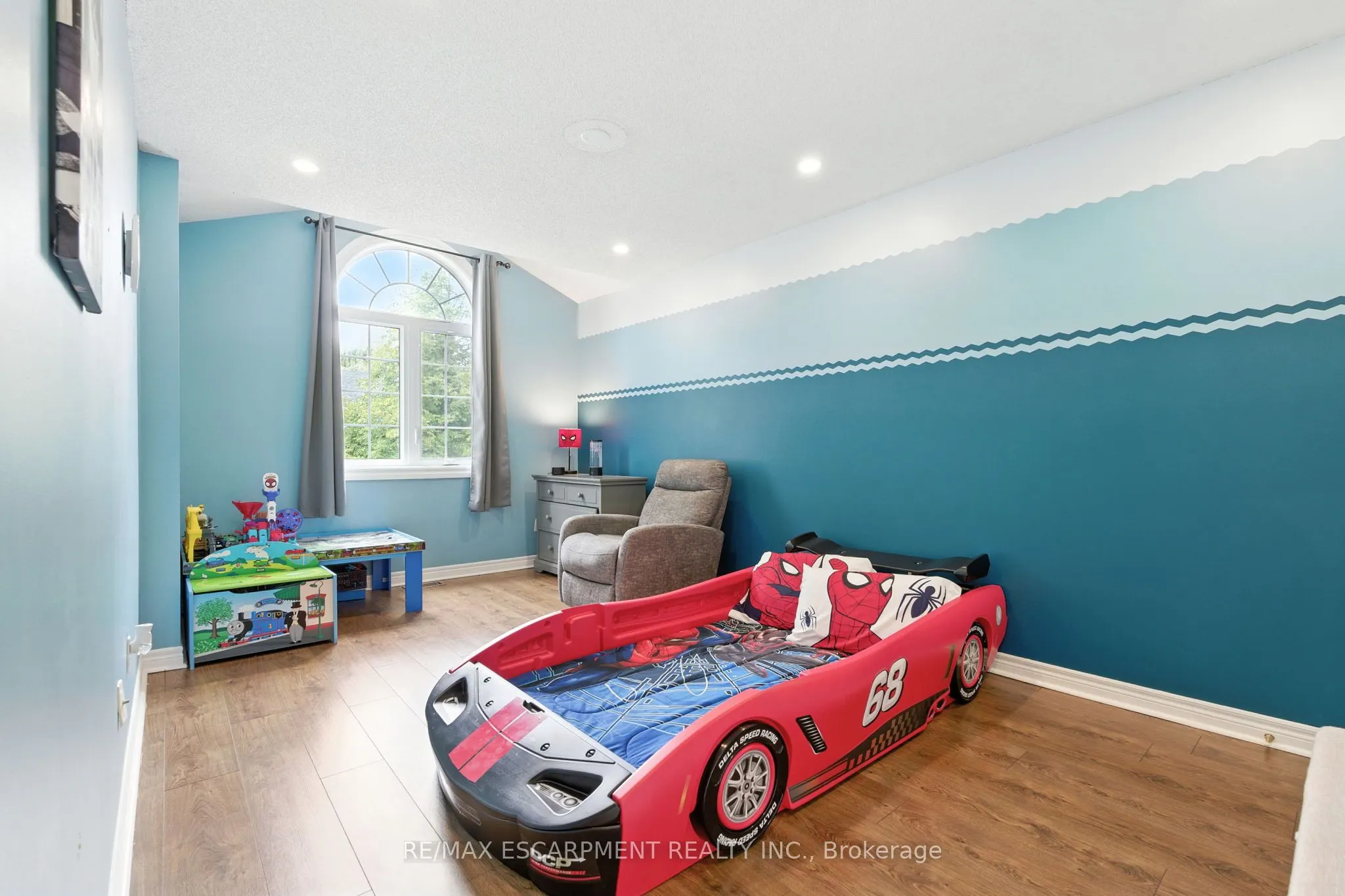 2252 Walkers Line, #4