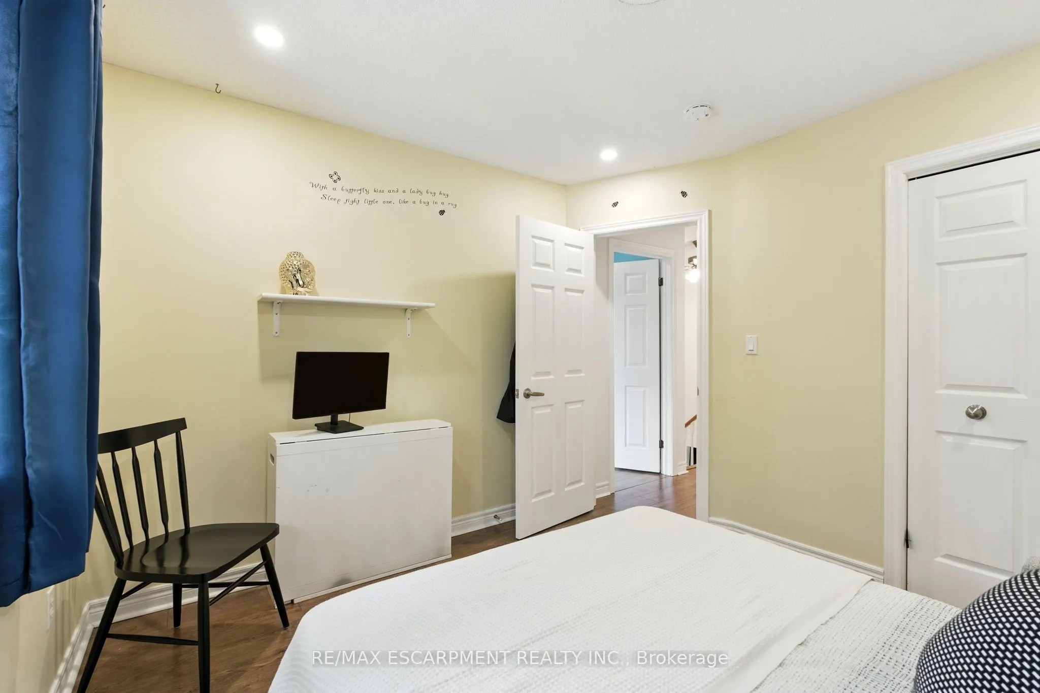 2252 Walkers Line, #4