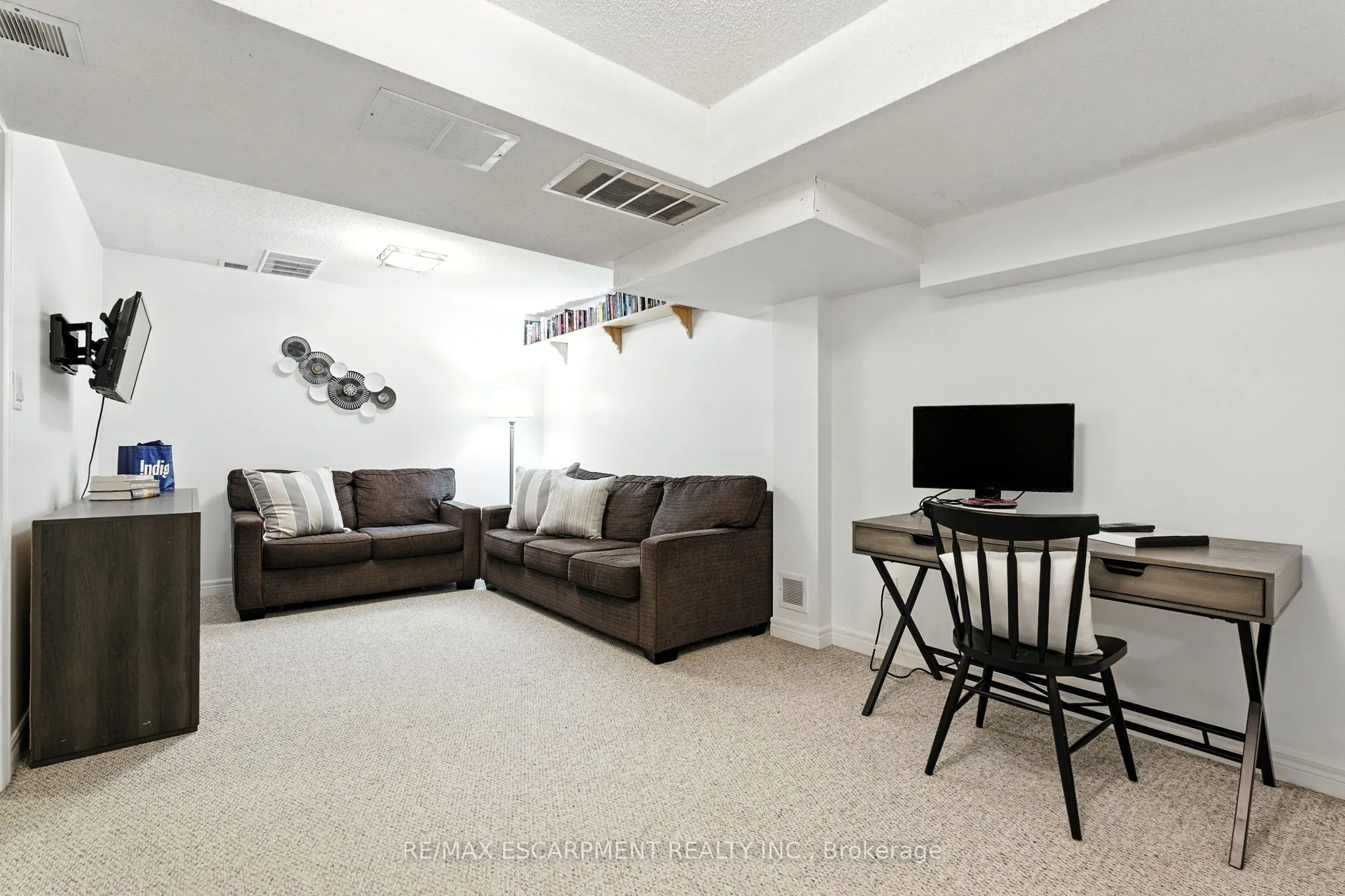 2252 Walkers Line, #4