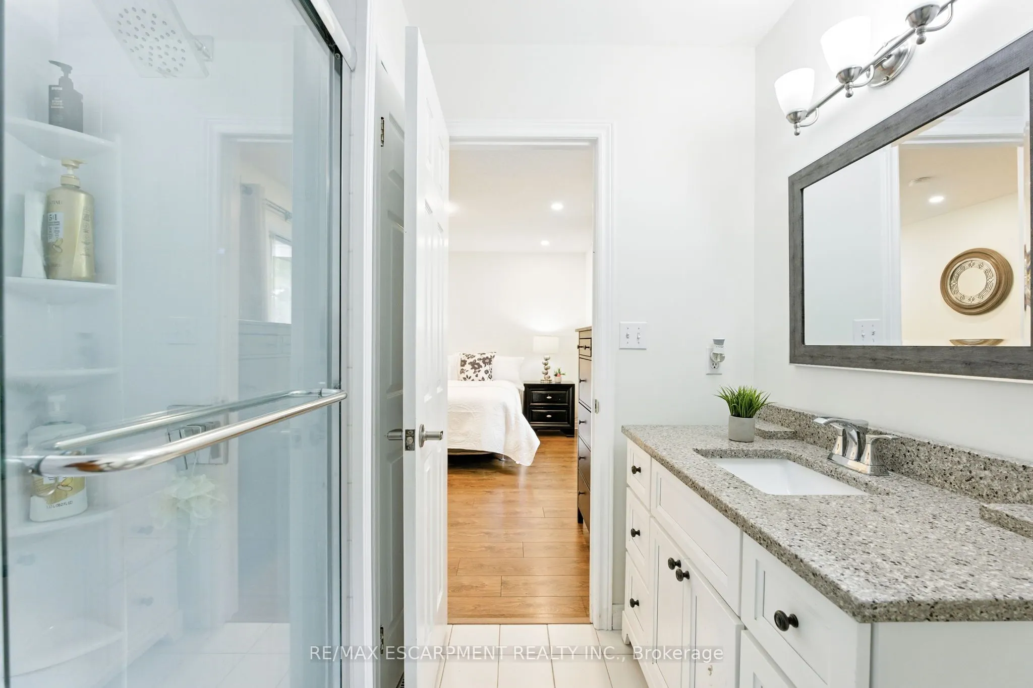 2252 Walkers Line, #4