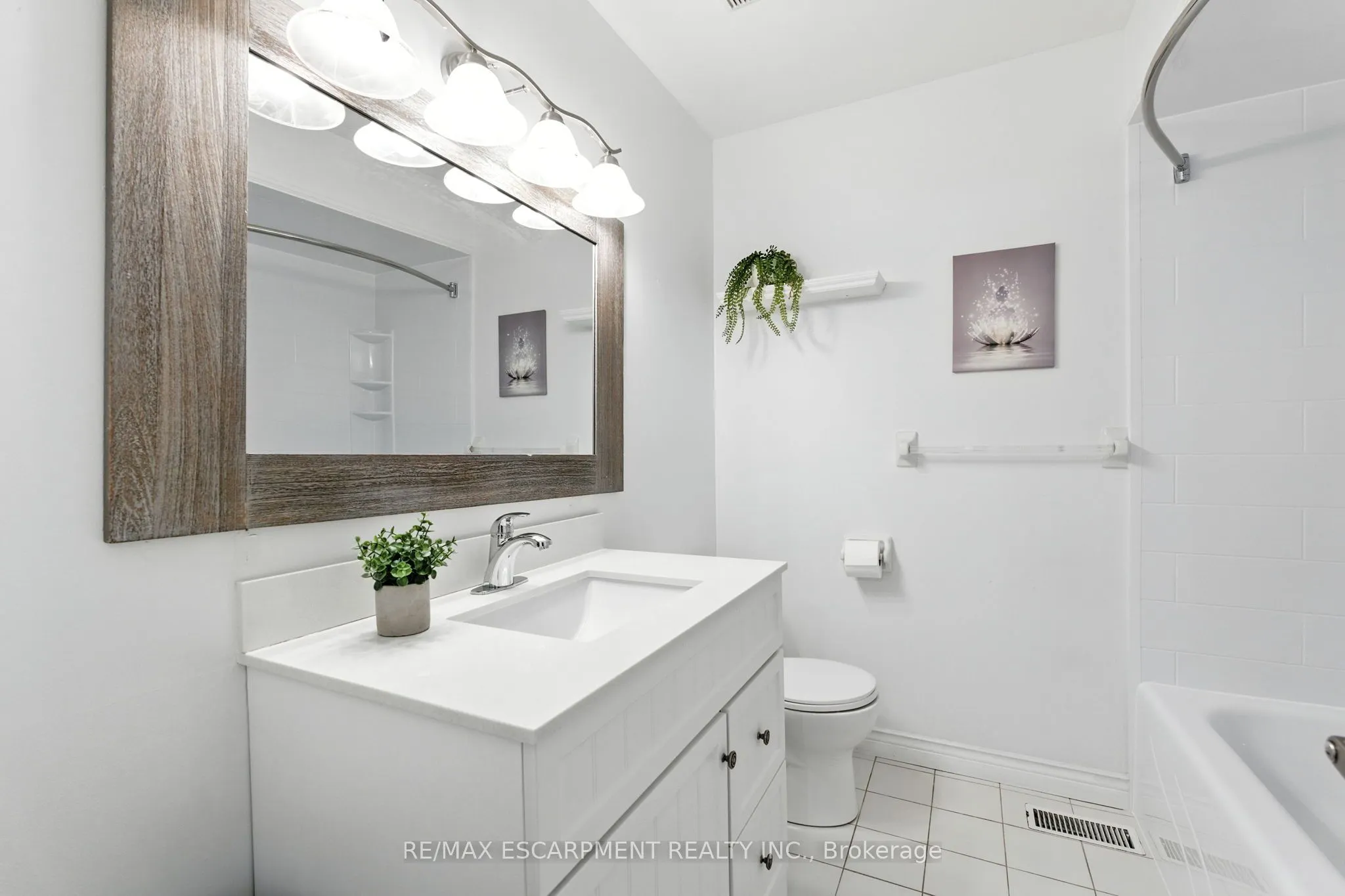 2252 Walkers Line, #4