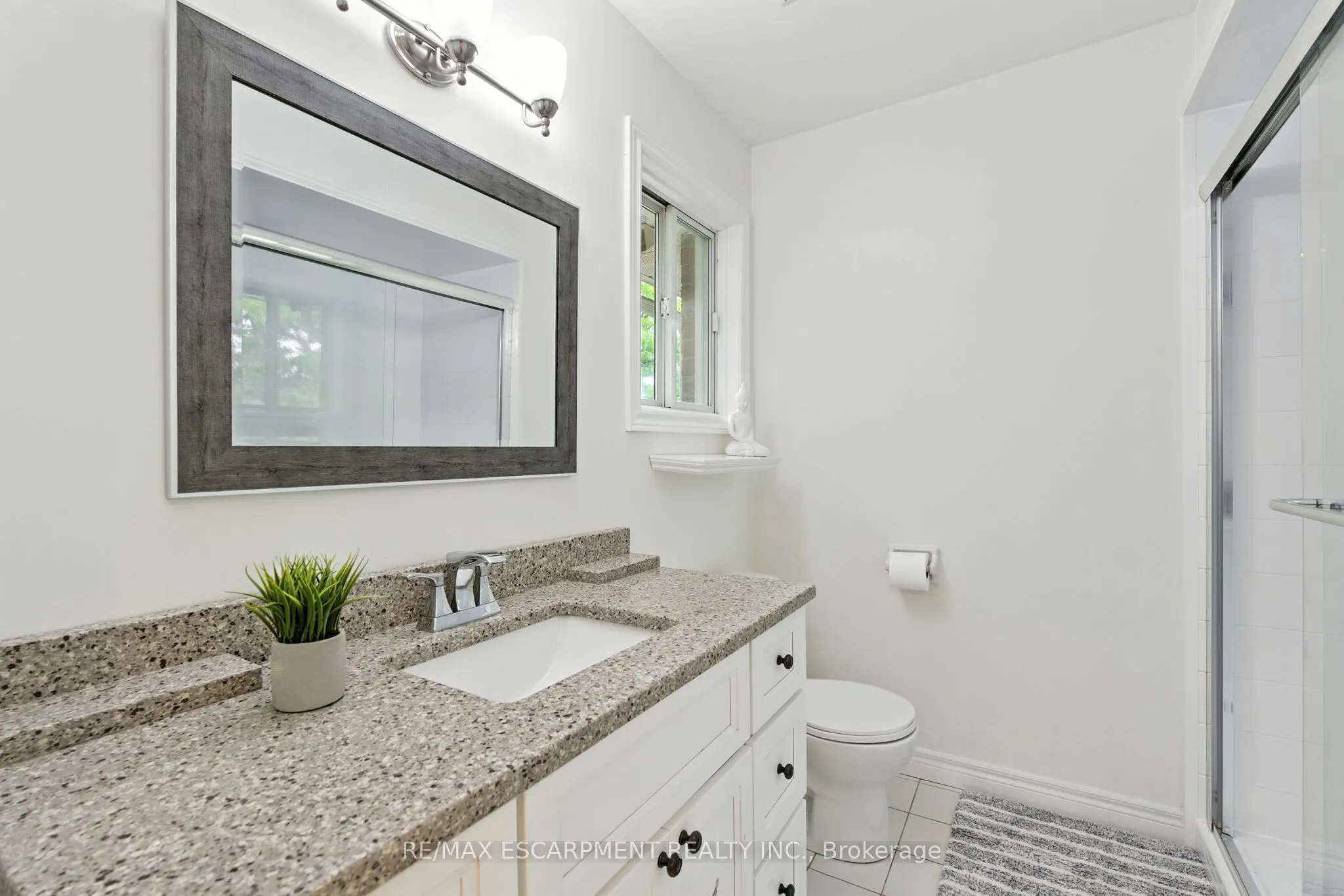 2252 Walkers Line, #4