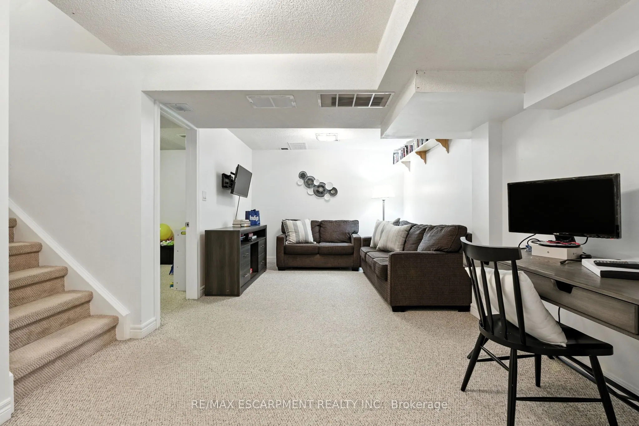 2252 Walkers Line, #4